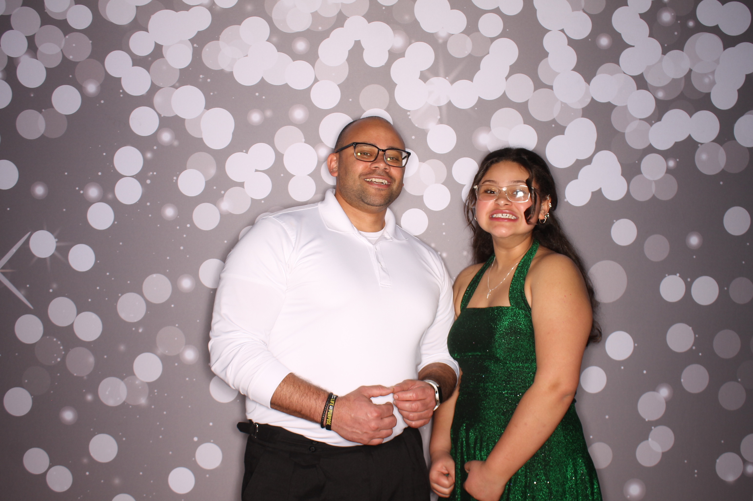 Brookwood Enchanted Father/Daughter Dance | View more photos from the event at gallery.photoboothcincy.com/u/PhotoBoothCincy/Brookwood-Enchanted-FatherDaughter-Dance