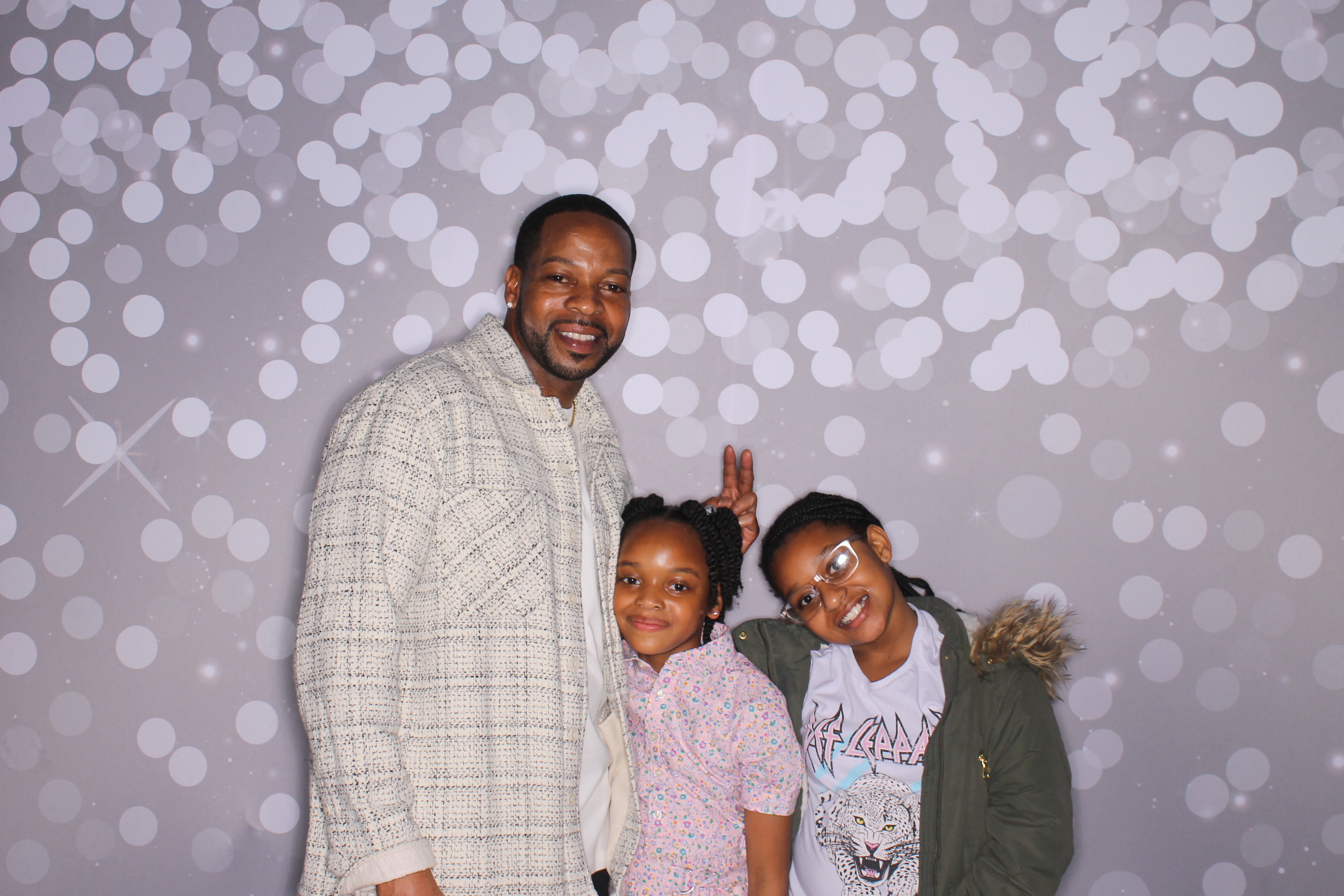 Brookwood Enchanted Father/Daughter Dance | View more photos from the event at gallery.photoboothcincy.com/u/PhotoBoothCincy/Brookwood-Enchanted-FatherDaughter-Dance