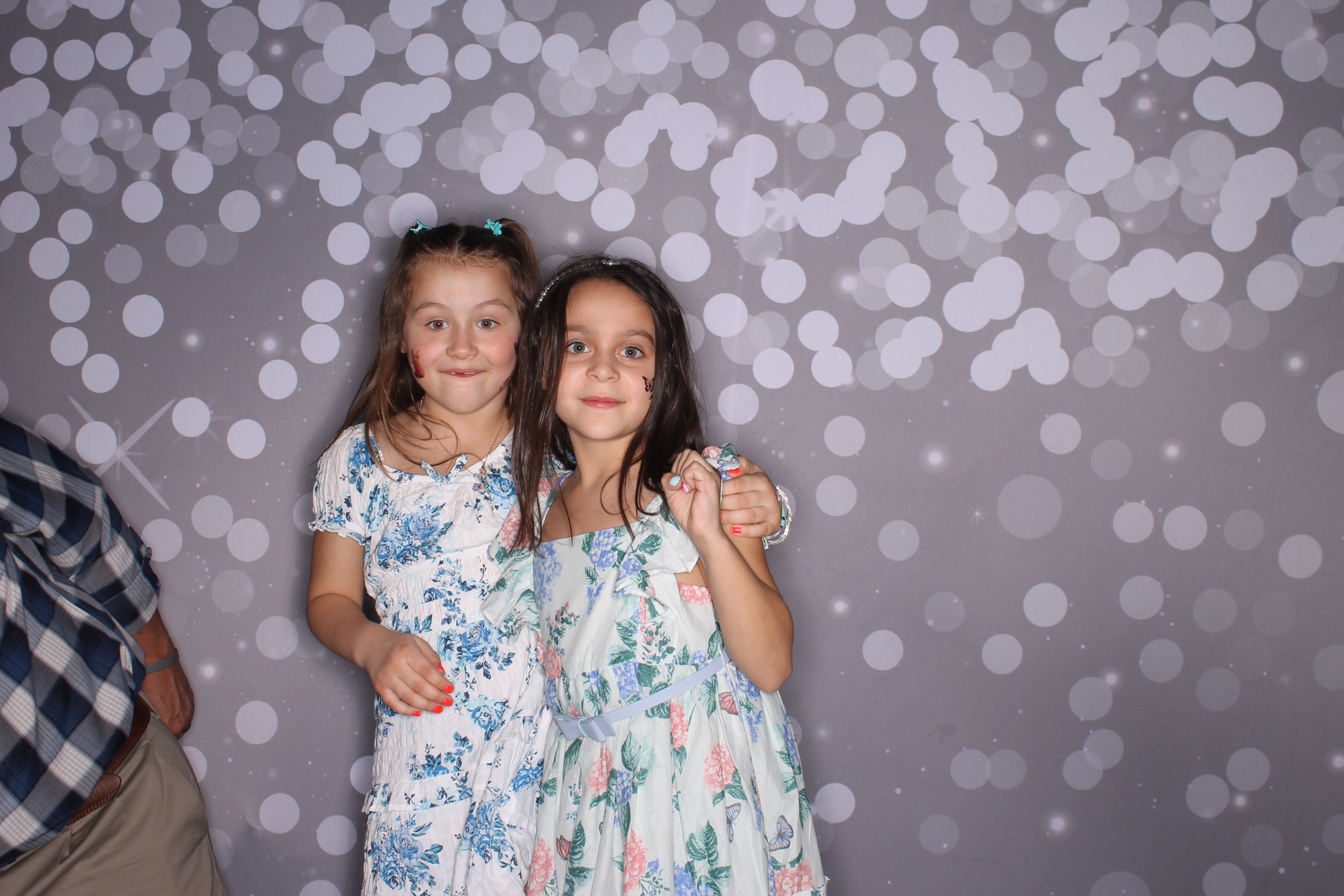 Brookwood Enchanted Father/Daughter Dance | View more photos from the event at gallery.photoboothcincy.com/u/PhotoBoothCincy/Brookwood-Enchanted-FatherDaughter-Dance