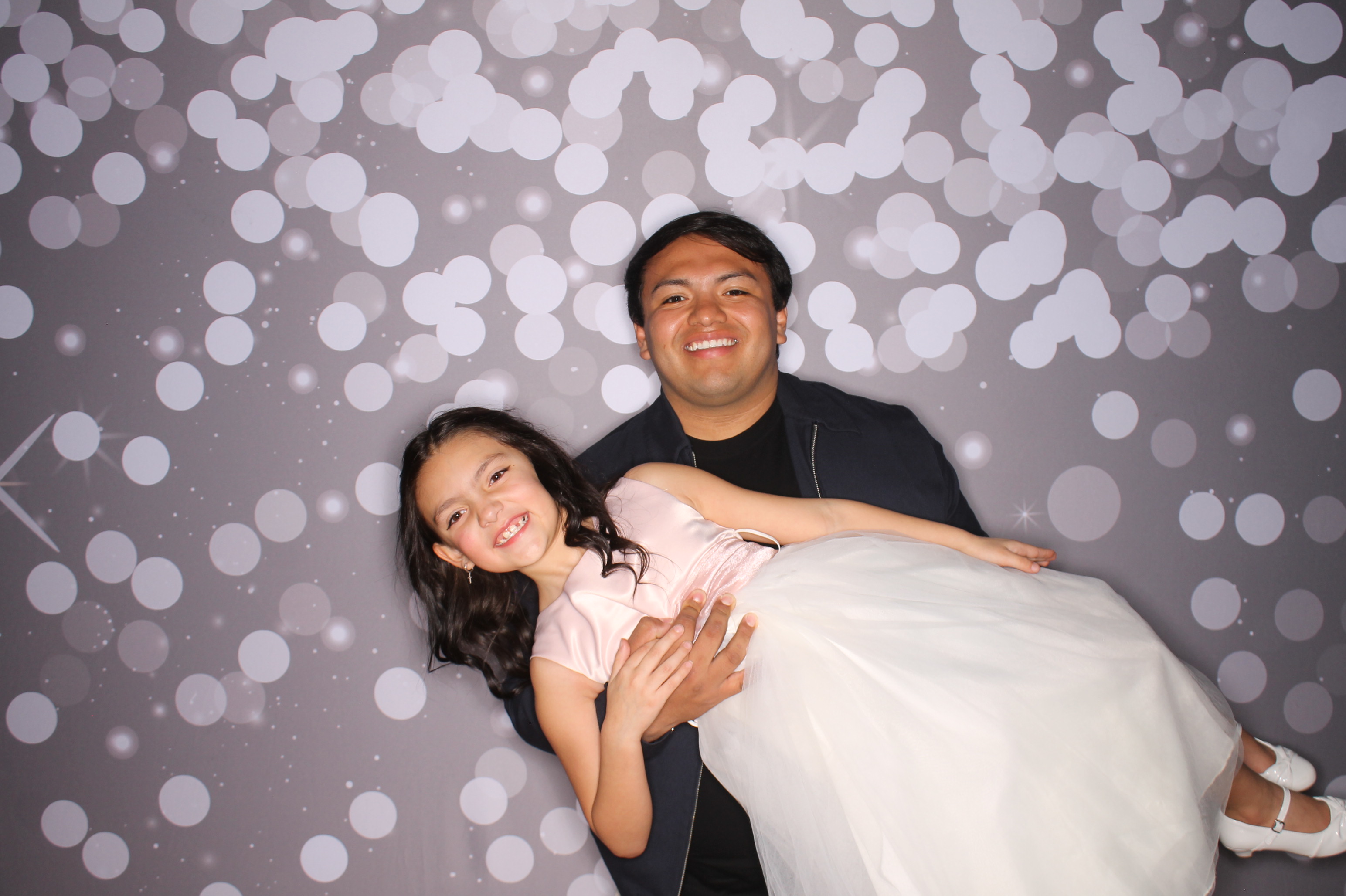 Brookwood Enchanted Father/Daughter Dance | View more photos from the event at gallery.photoboothcincy.com/u/PhotoBoothCincy/Brookwood-Enchanted-FatherDaughter-Dance