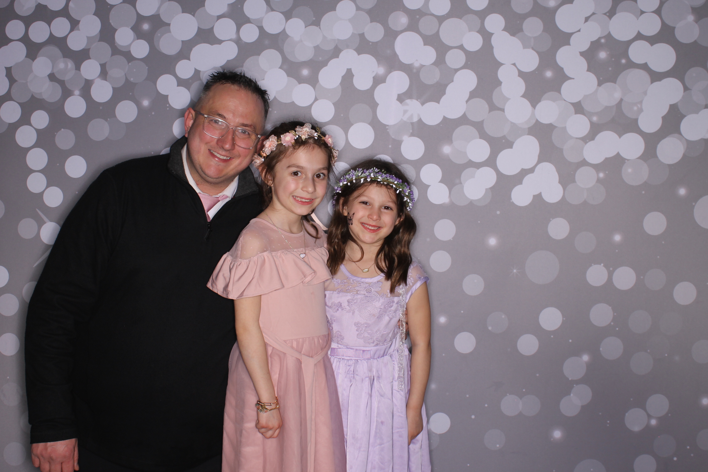 Brookwood Enchanted Father/Daughter Dance | View more photos from the event at gallery.photoboothcincy.com/u/PhotoBoothCincy/Brookwood-Enchanted-FatherDaughter-Dance