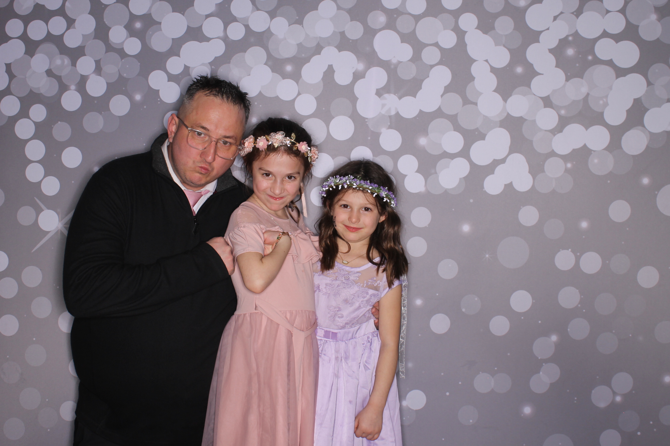 Brookwood Enchanted Father/Daughter Dance | View more photos from the event at gallery.photoboothcincy.com/u/PhotoBoothCincy/Brookwood-Enchanted-FatherDaughter-Dance