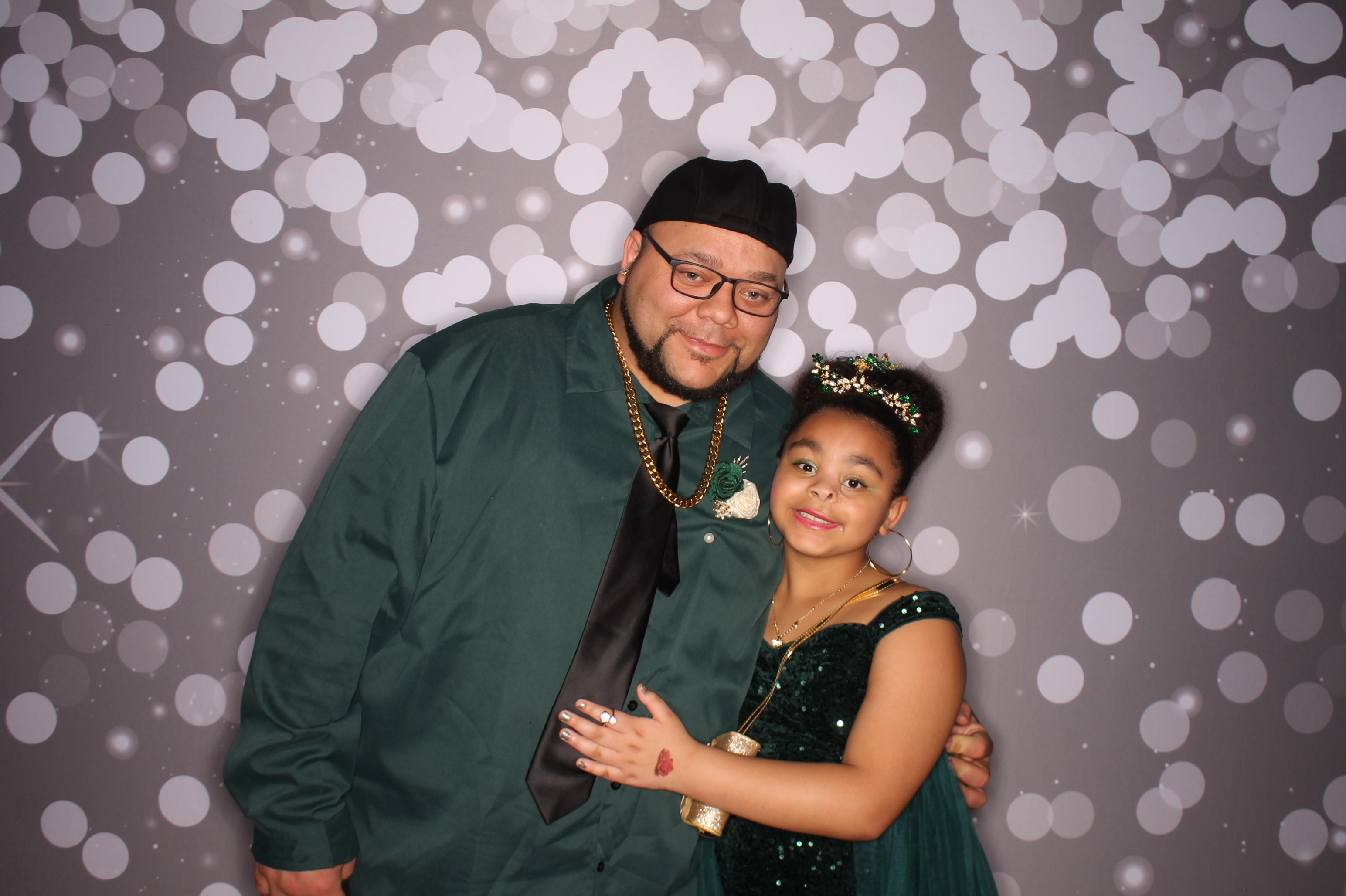 Brookwood Enchanted Father/Daughter Dance | View more photos from the event at gallery.photoboothcincy.com/u/PhotoBoothCincy/Brookwood-Enchanted-FatherDaughter-Dance