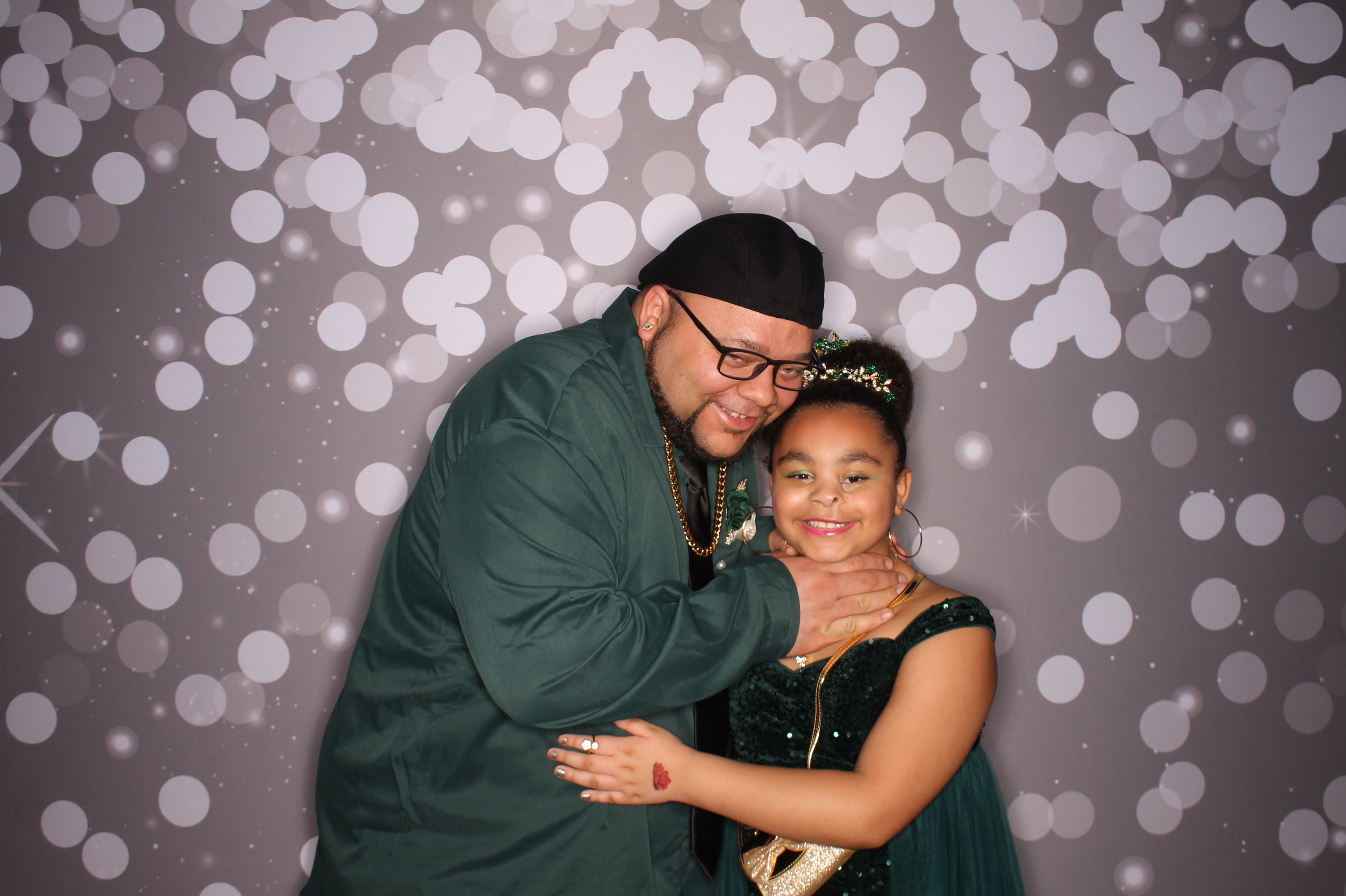 Brookwood Enchanted Father/Daughter Dance | View more photos from the event at gallery.photoboothcincy.com/u/PhotoBoothCincy/Brookwood-Enchanted-FatherDaughter-Dance