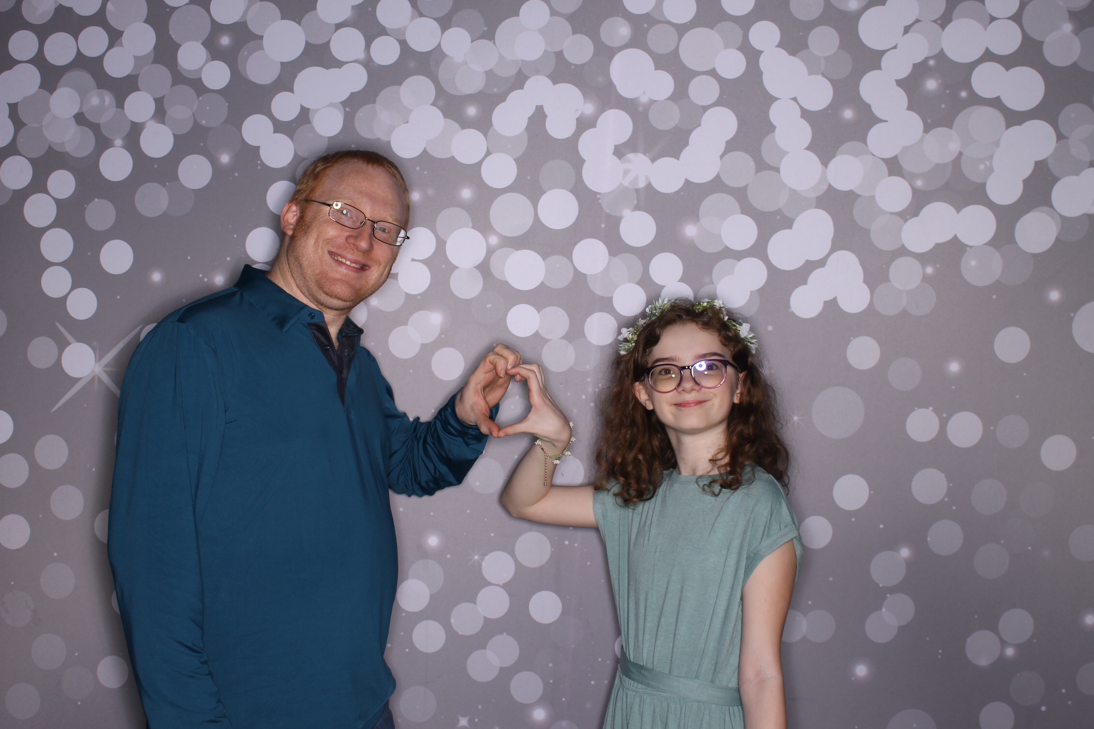 Brookwood Enchanted Father/Daughter Dance | View more photos from the event at gallery.photoboothcincy.com/u/PhotoBoothCincy/Brookwood-Enchanted-FatherDaughter-Dance
