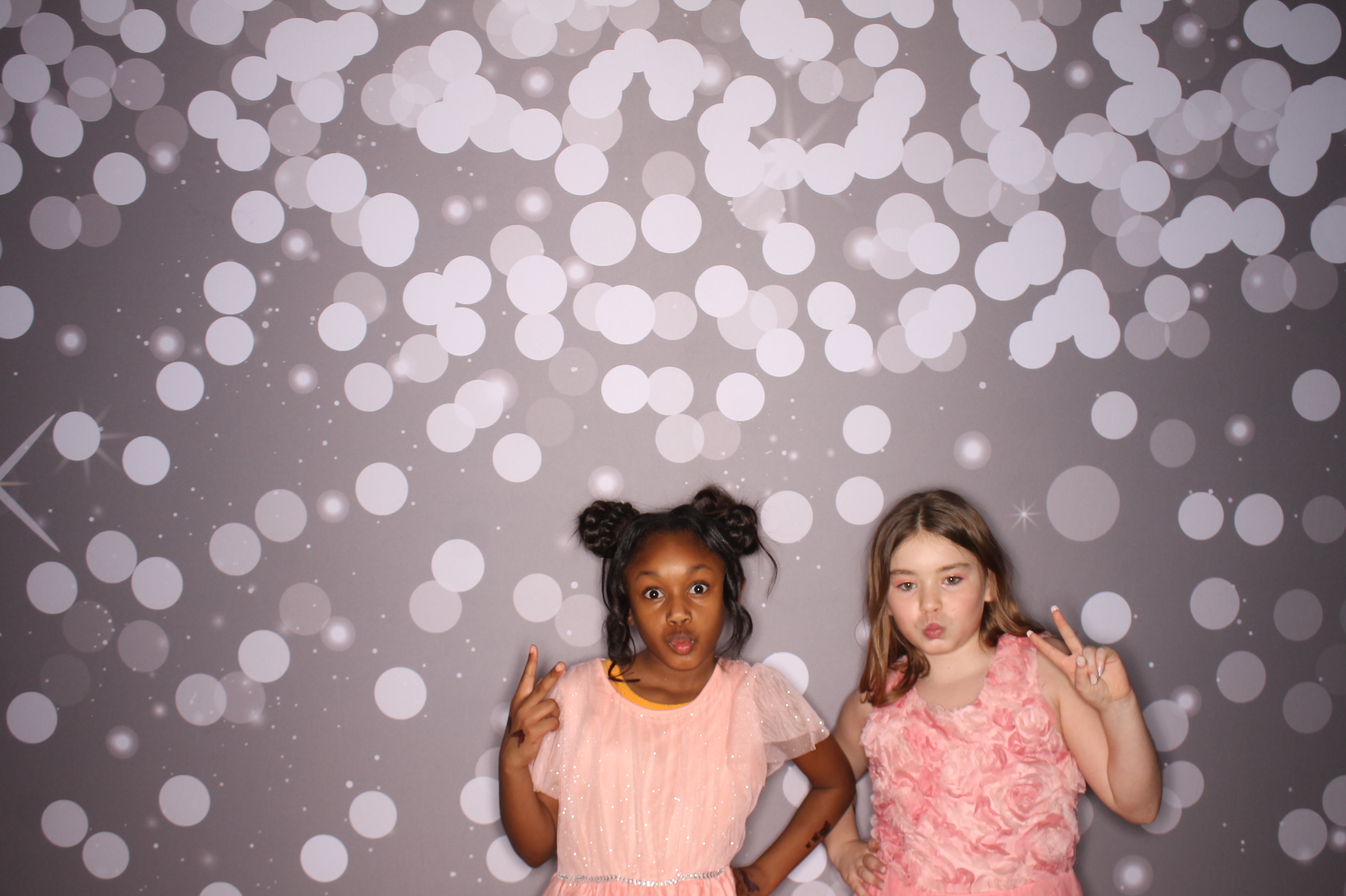 Brookwood Enchanted Father/Daughter Dance | View more photos from the event at gallery.photoboothcincy.com/u/PhotoBoothCincy/Brookwood-Enchanted-FatherDaughter-Dance