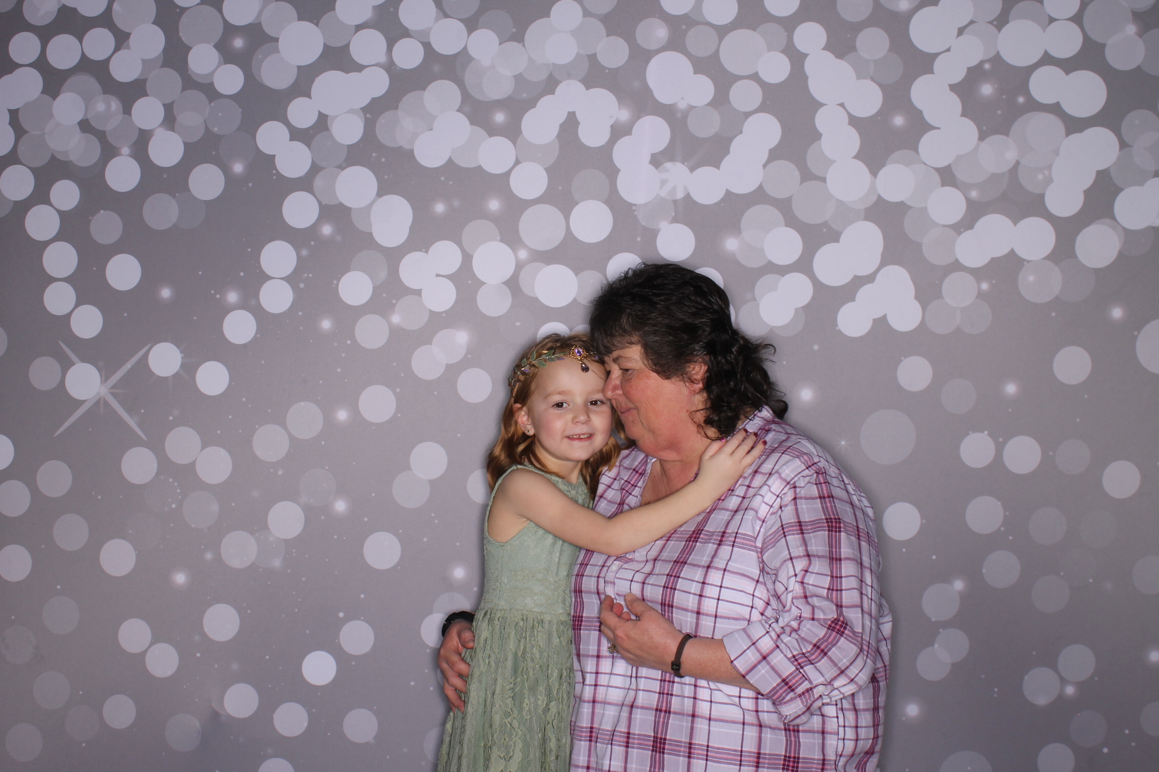 Brookwood Enchanted Father/Daughter Dance | View more photos from the event at gallery.photoboothcincy.com/u/PhotoBoothCincy/Brookwood-Enchanted-FatherDaughter-Dance