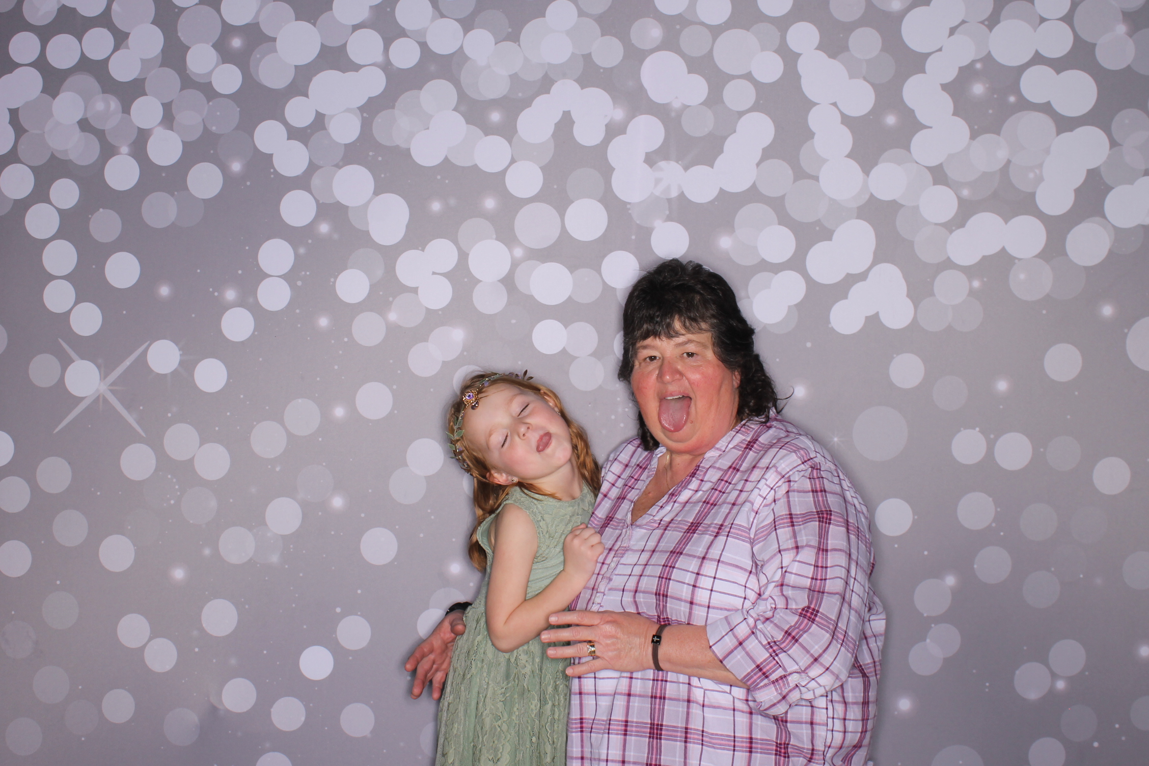 Brookwood Enchanted Father/Daughter Dance | View more photos from the event at gallery.photoboothcincy.com/u/PhotoBoothCincy/Brookwood-Enchanted-FatherDaughter-Dance