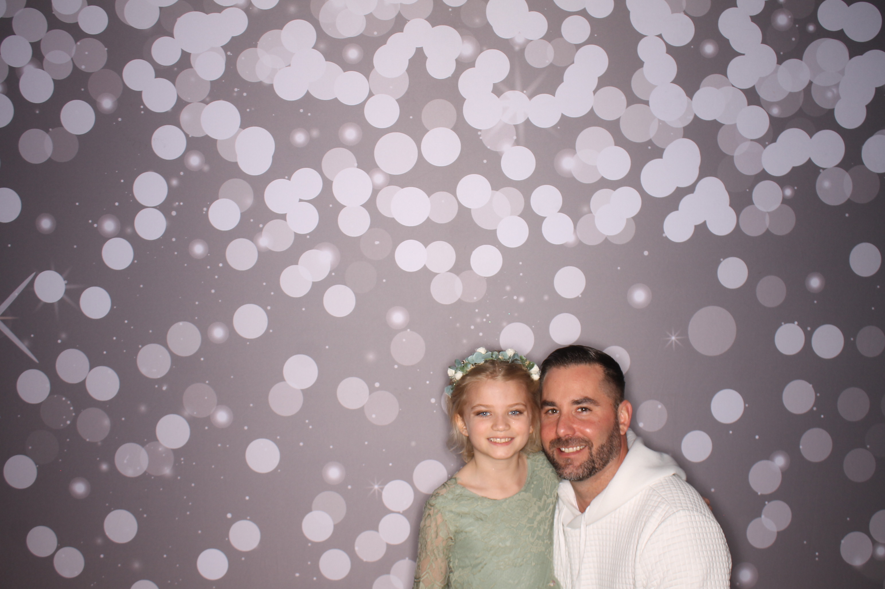 Brookwood Enchanted Father/Daughter Dance | View more photos from the event at gallery.photoboothcincy.com/u/PhotoBoothCincy/Brookwood-Enchanted-FatherDaughter-Dance