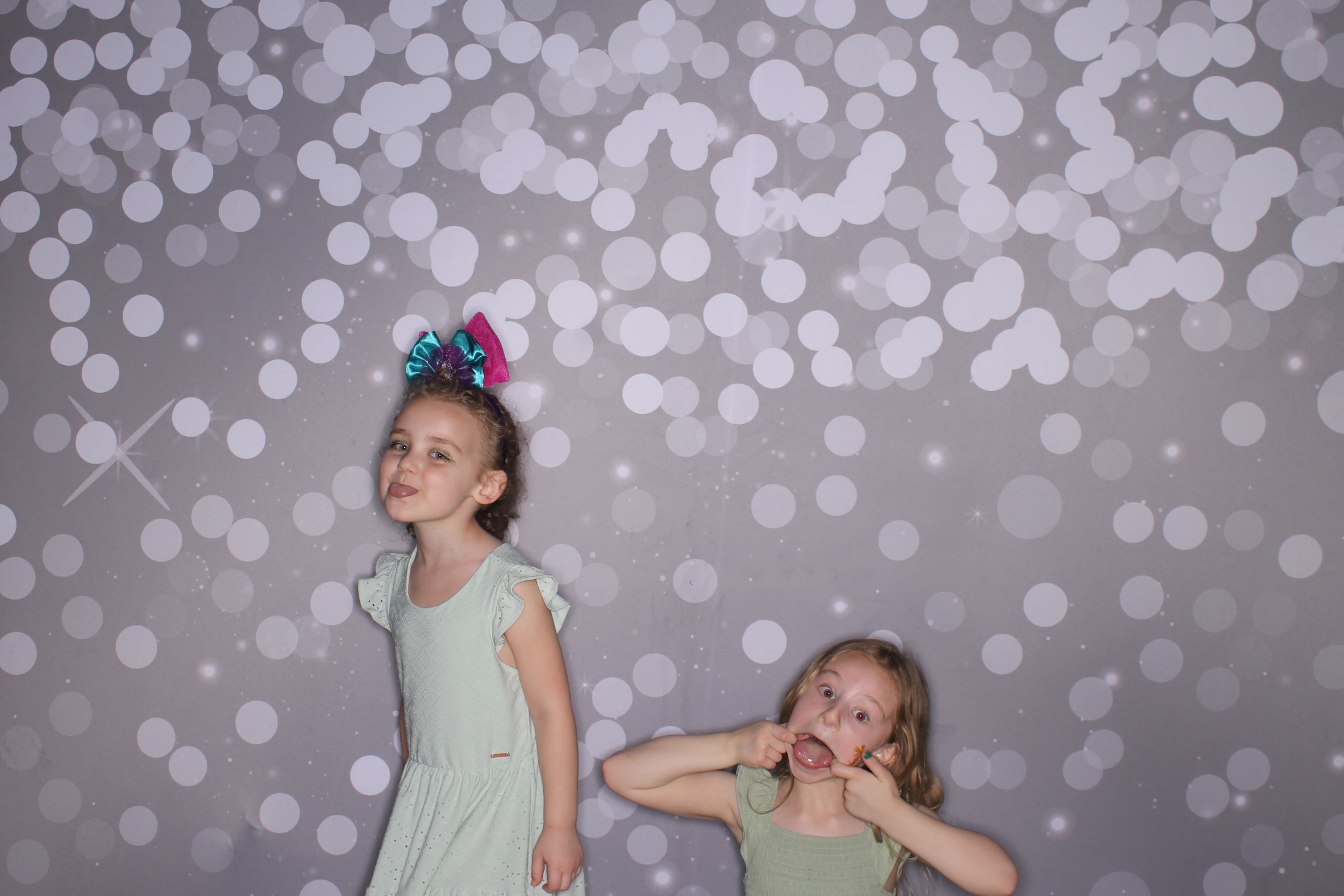 Brookwood Enchanted Father/Daughter Dance | View more photos from the event at gallery.photoboothcincy.com/u/PhotoBoothCincy/Brookwood-Enchanted-FatherDaughter-Dance