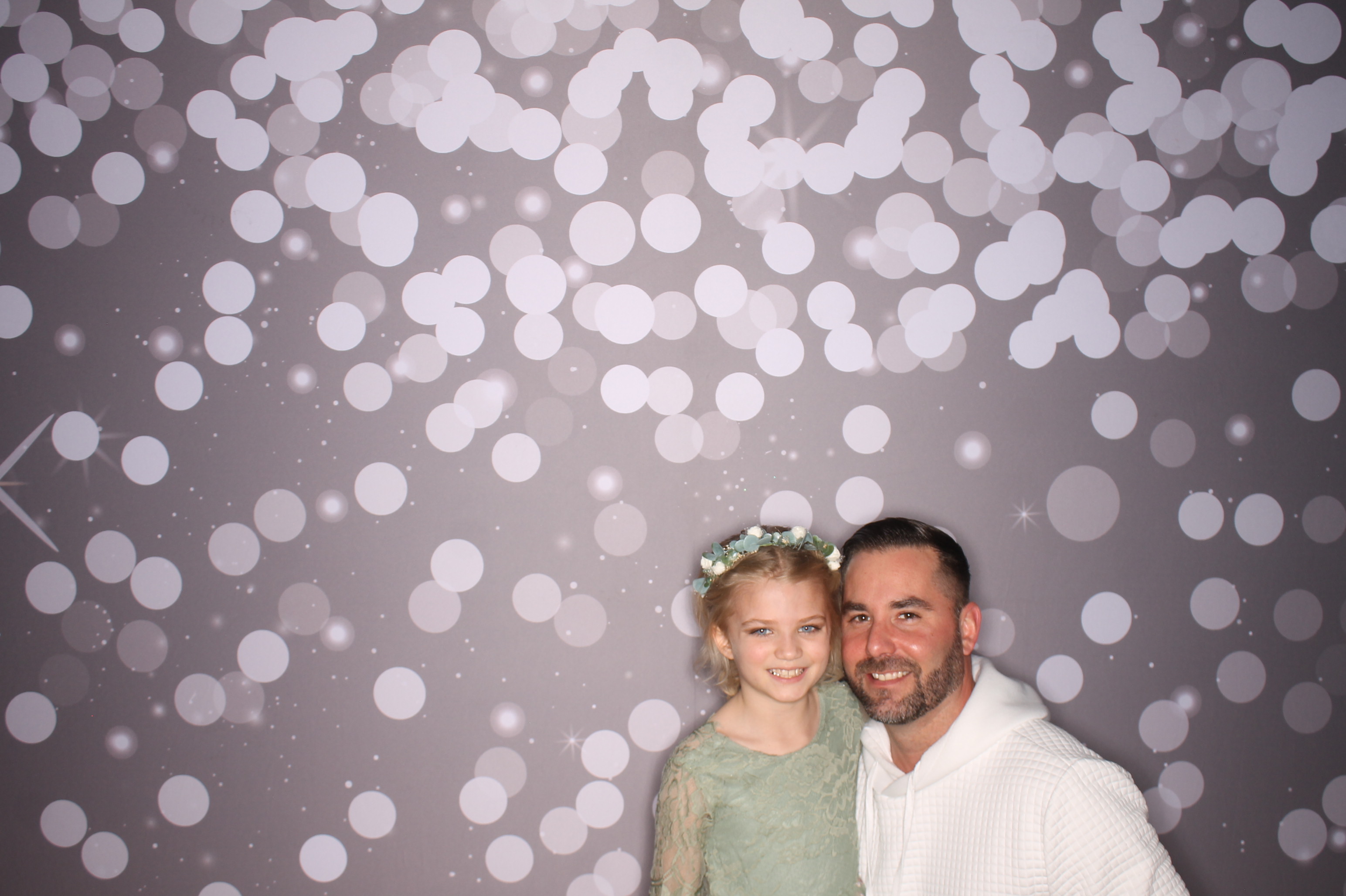 Brookwood Enchanted Father/Daughter Dance | View more photos from the event at gallery.photoboothcincy.com/u/PhotoBoothCincy/Brookwood-Enchanted-FatherDaughter-Dance