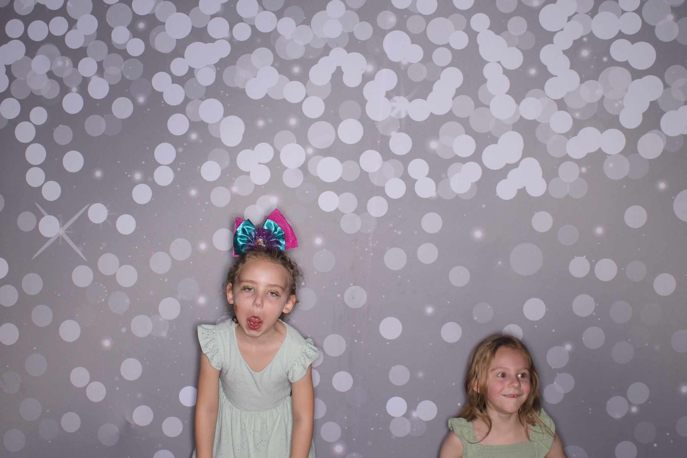 Brookwood Enchanted Father/Daughter Dance | View more photos from the event at gallery.photoboothcincy.com/u/PhotoBoothCincy/Brookwood-Enchanted-FatherDaughter-Dance