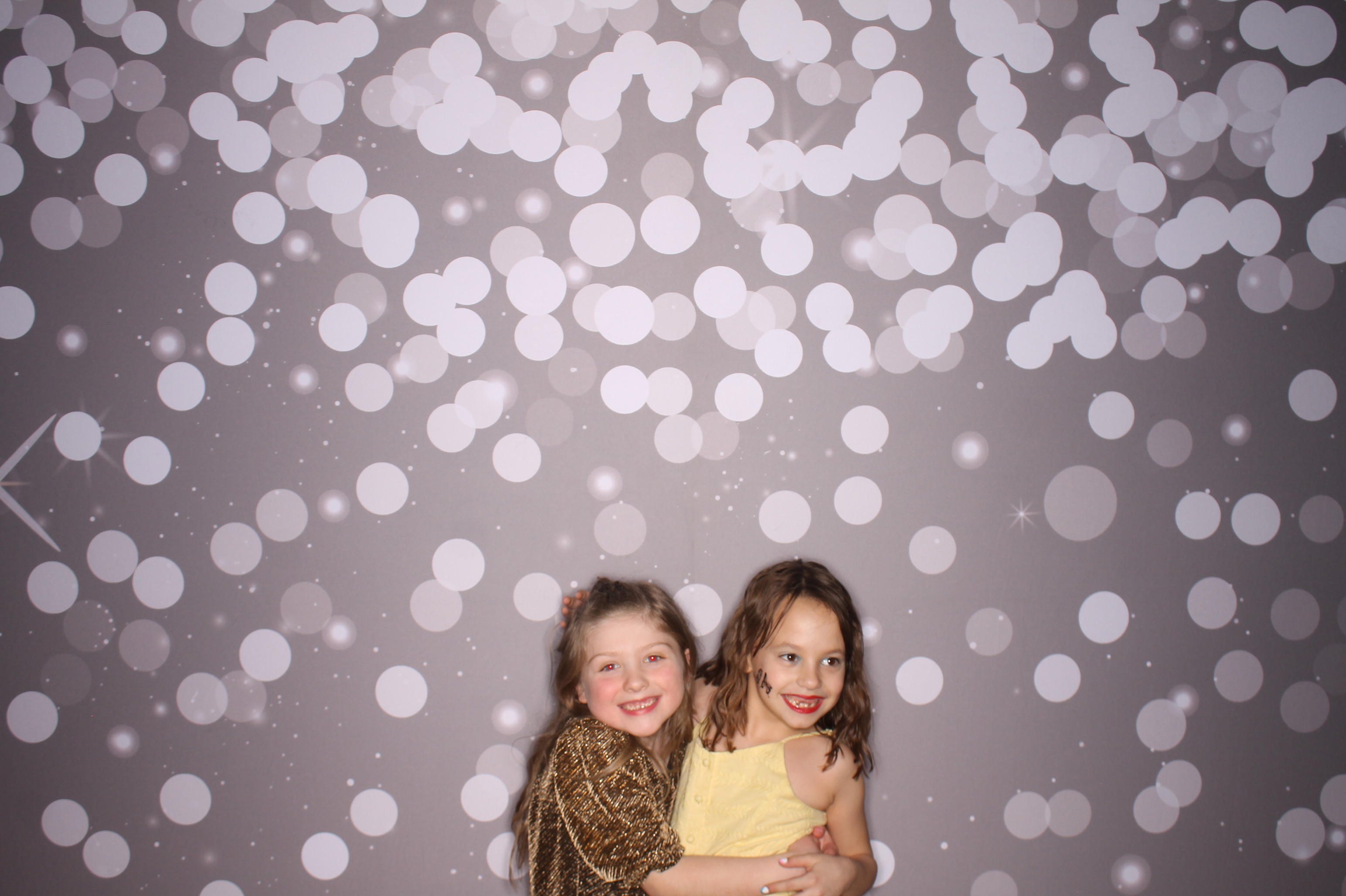 Brookwood Enchanted Father/Daughter Dance | View more photos from the event at gallery.photoboothcincy.com/u/PhotoBoothCincy/Brookwood-Enchanted-FatherDaughter-Dance