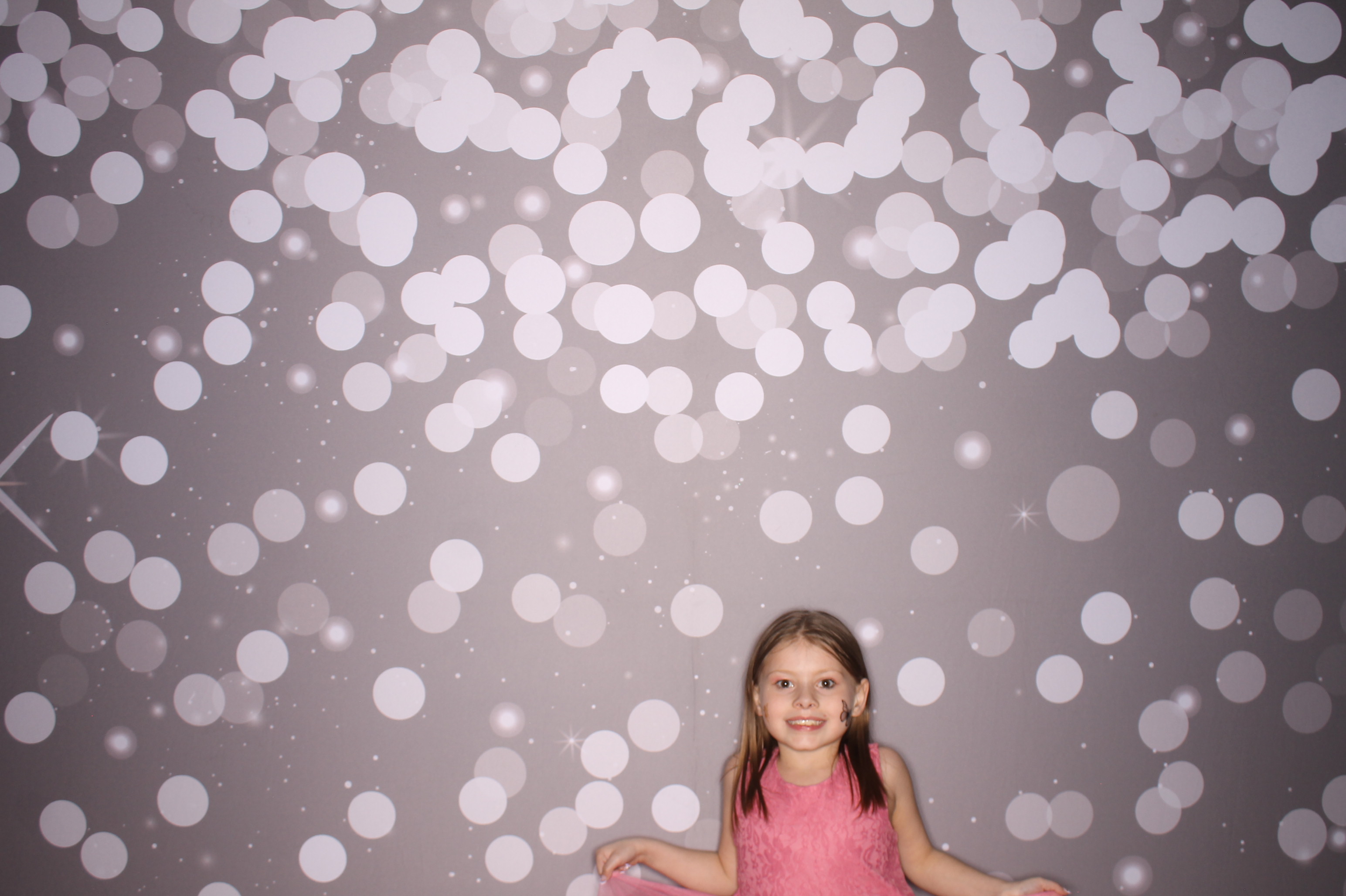 Brookwood Enchanted Father/Daughter Dance | View more photos from the event at gallery.photoboothcincy.com/u/PhotoBoothCincy/Brookwood-Enchanted-FatherDaughter-Dance