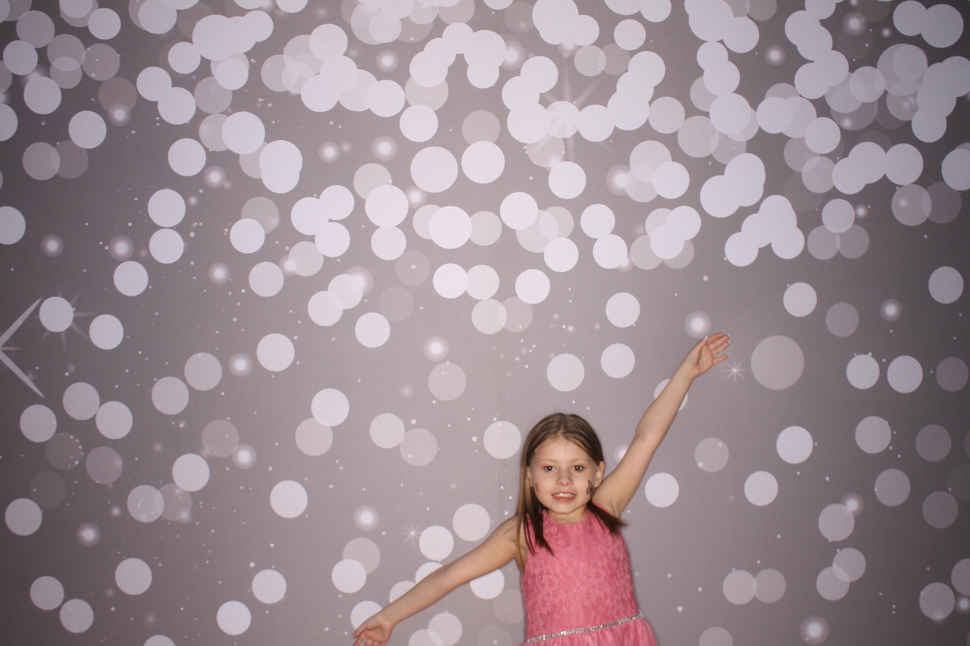 Brookwood Enchanted Father/Daughter Dance | View more photos from the event at gallery.photoboothcincy.com/u/PhotoBoothCincy/Brookwood-Enchanted-FatherDaughter-Dance