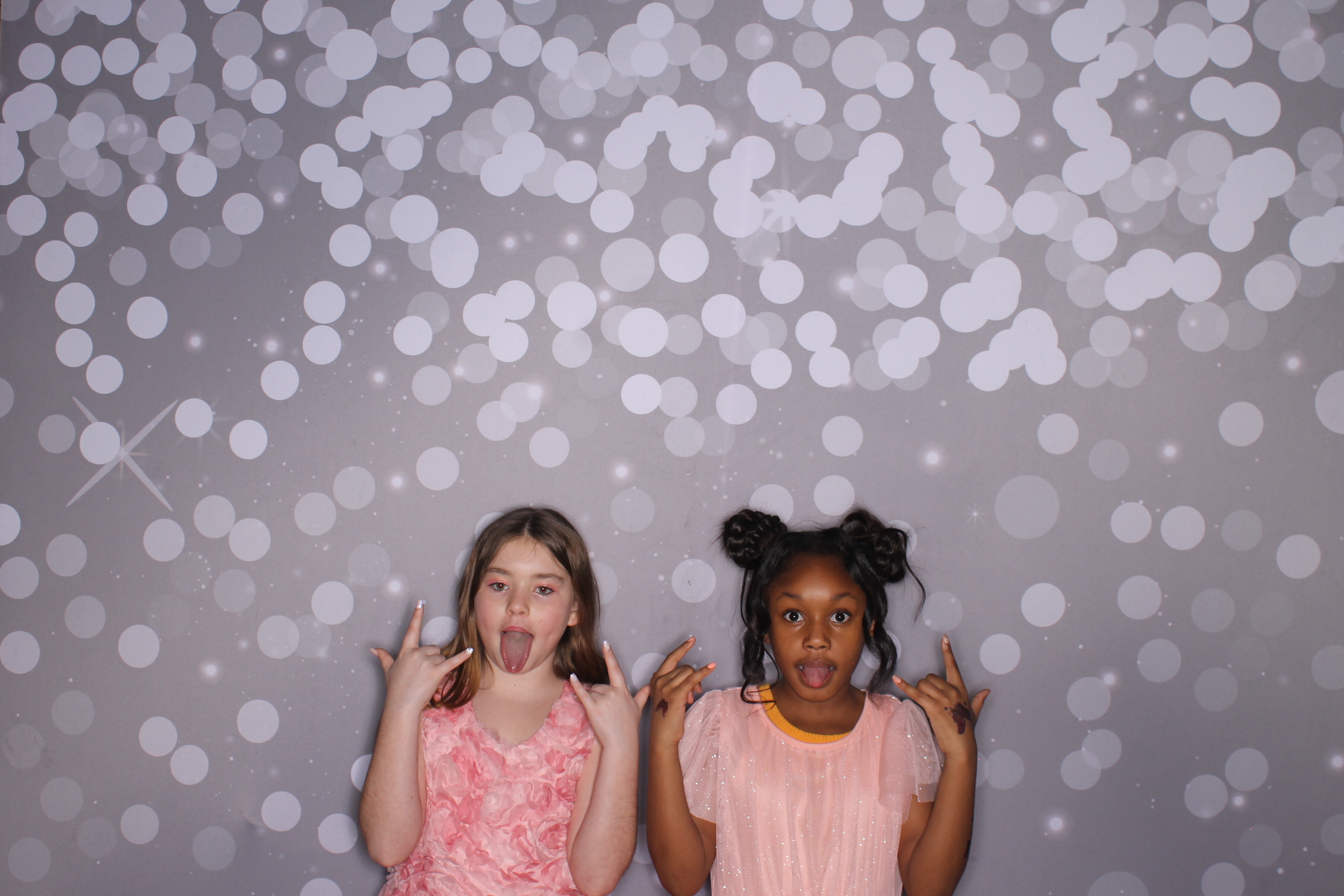 Brookwood Enchanted Father/Daughter Dance | View more photos from the event at gallery.photoboothcincy.com/u/PhotoBoothCincy/Brookwood-Enchanted-FatherDaughter-Dance