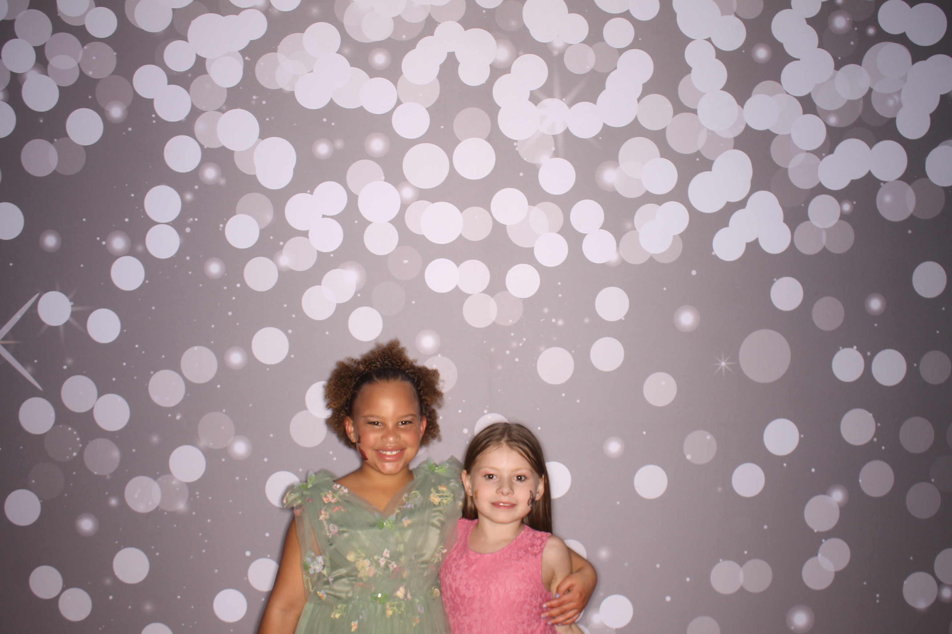 Brookwood Enchanted Father/Daughter Dance | View more photos from the event at gallery.photoboothcincy.com/u/PhotoBoothCincy/Brookwood-Enchanted-FatherDaughter-Dance