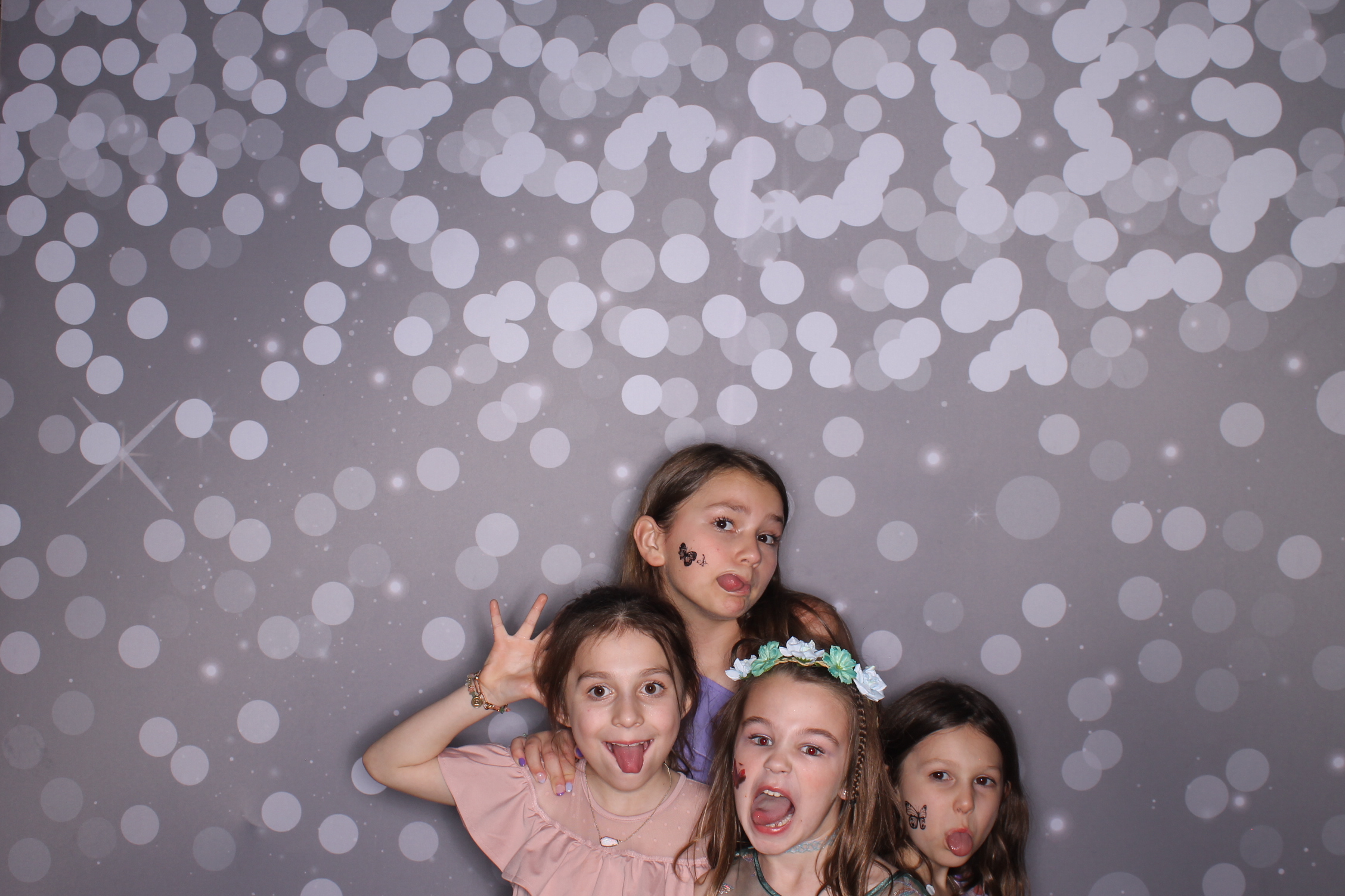 Brookwood Enchanted Father/Daughter Dance | View more photos from the event at gallery.photoboothcincy.com/u/PhotoBoothCincy/Brookwood-Enchanted-FatherDaughter-Dance