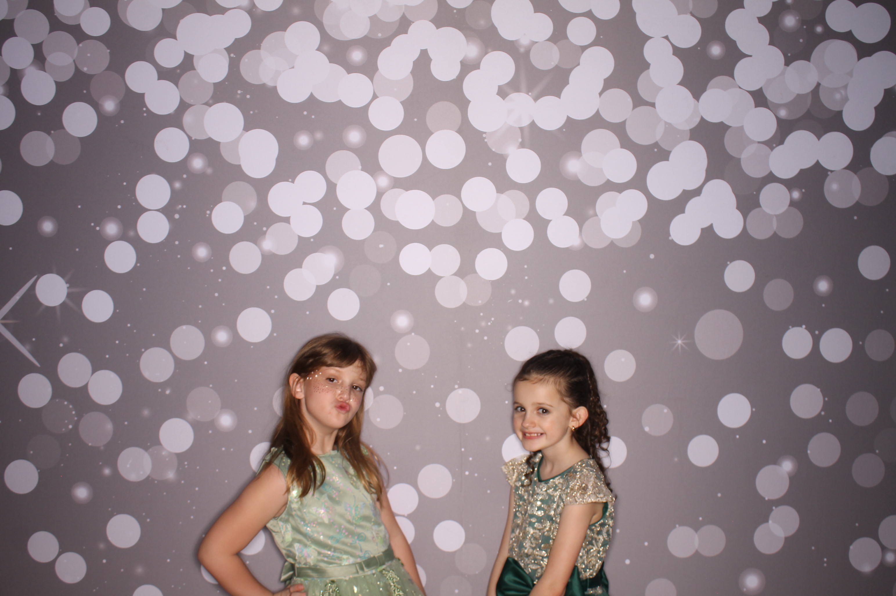 Brookwood Enchanted Father/Daughter Dance | View more photos from the event at gallery.photoboothcincy.com/u/PhotoBoothCincy/Brookwood-Enchanted-FatherDaughter-Dance