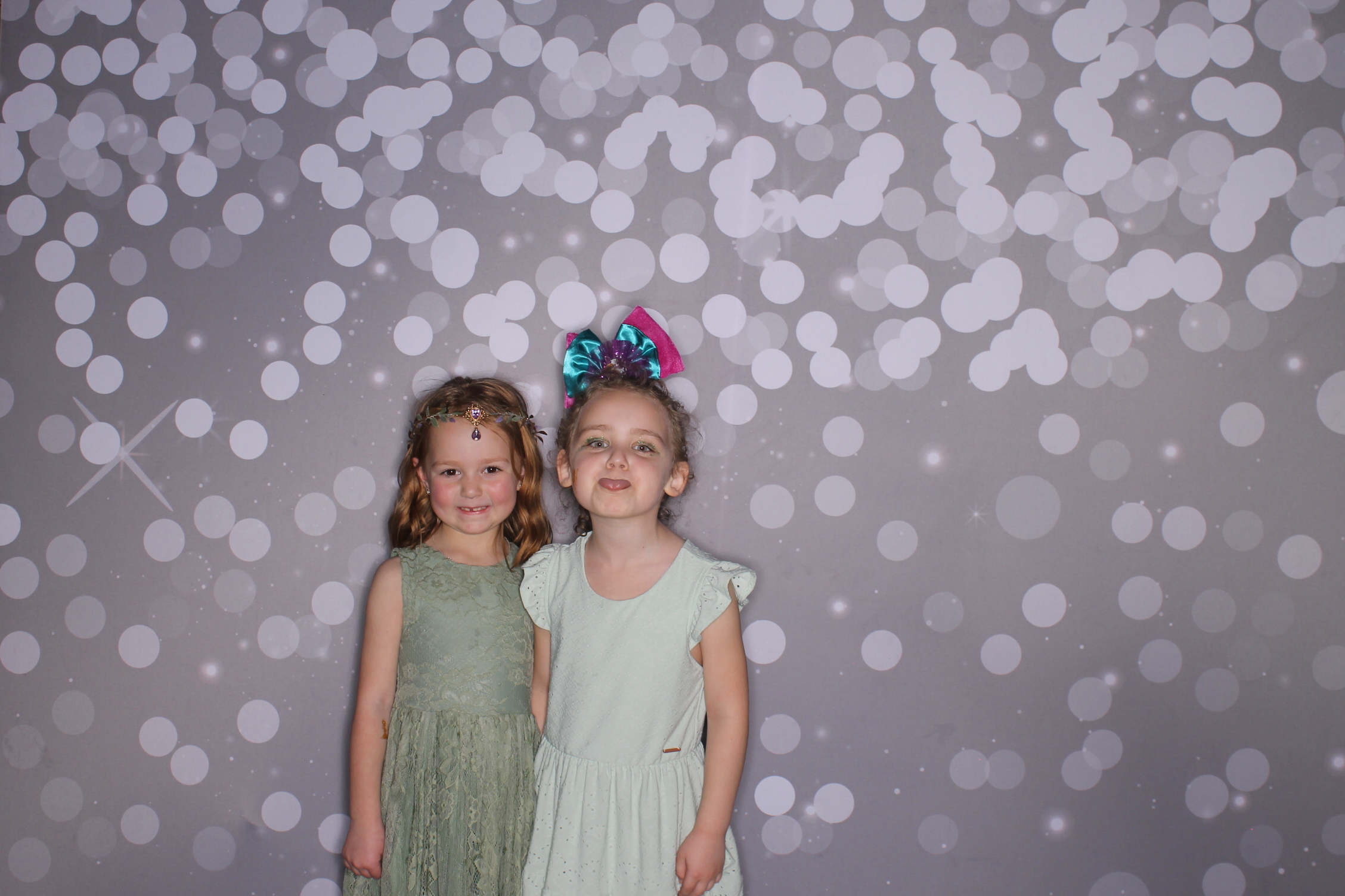 Brookwood Enchanted Father/Daughter Dance | View more photos from the event at gallery.photoboothcincy.com/u/PhotoBoothCincy/Brookwood-Enchanted-FatherDaughter-Dance