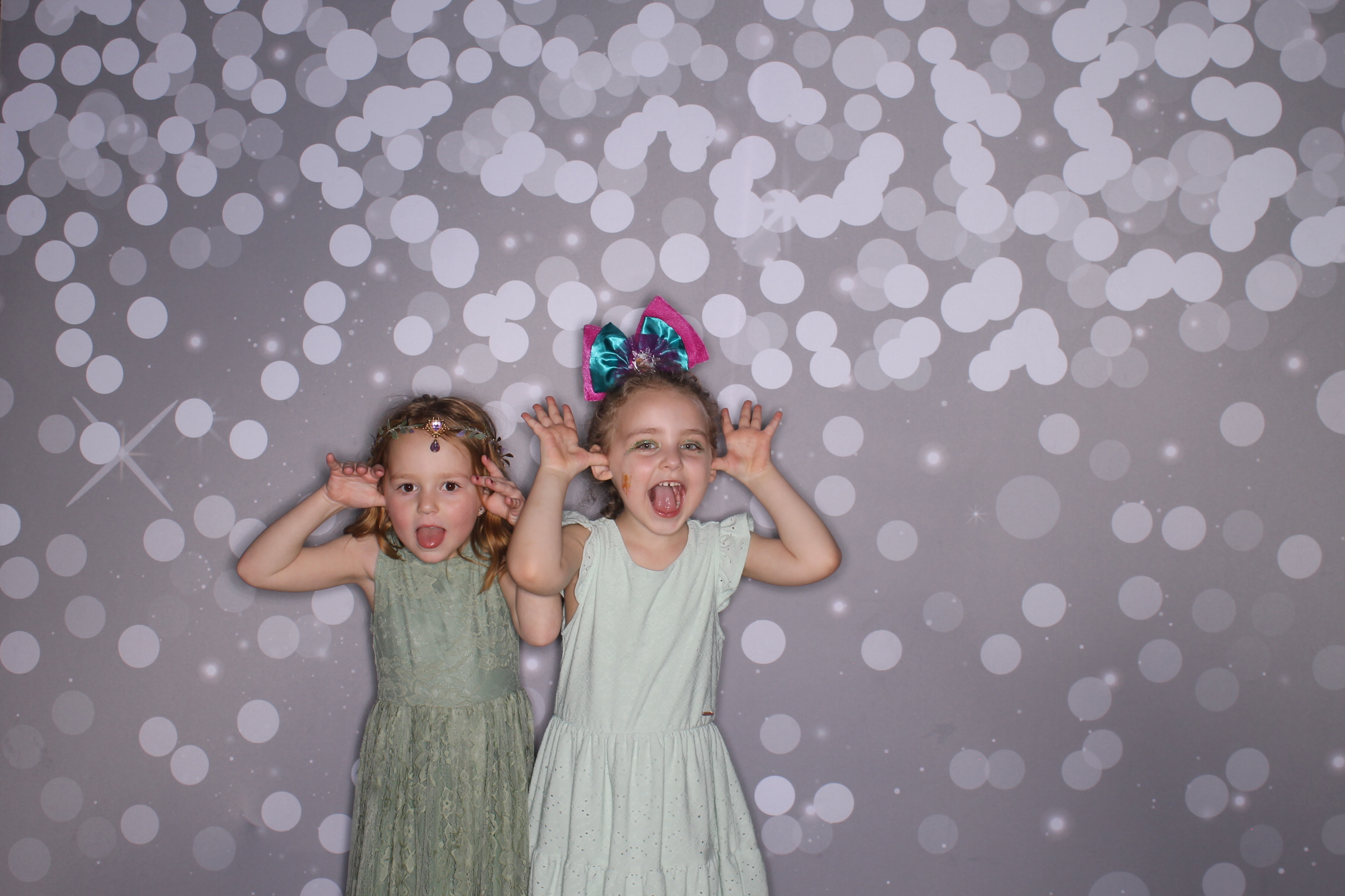 Brookwood Enchanted Father/Daughter Dance | View more photos from the event at gallery.photoboothcincy.com/u/PhotoBoothCincy/Brookwood-Enchanted-FatherDaughter-Dance