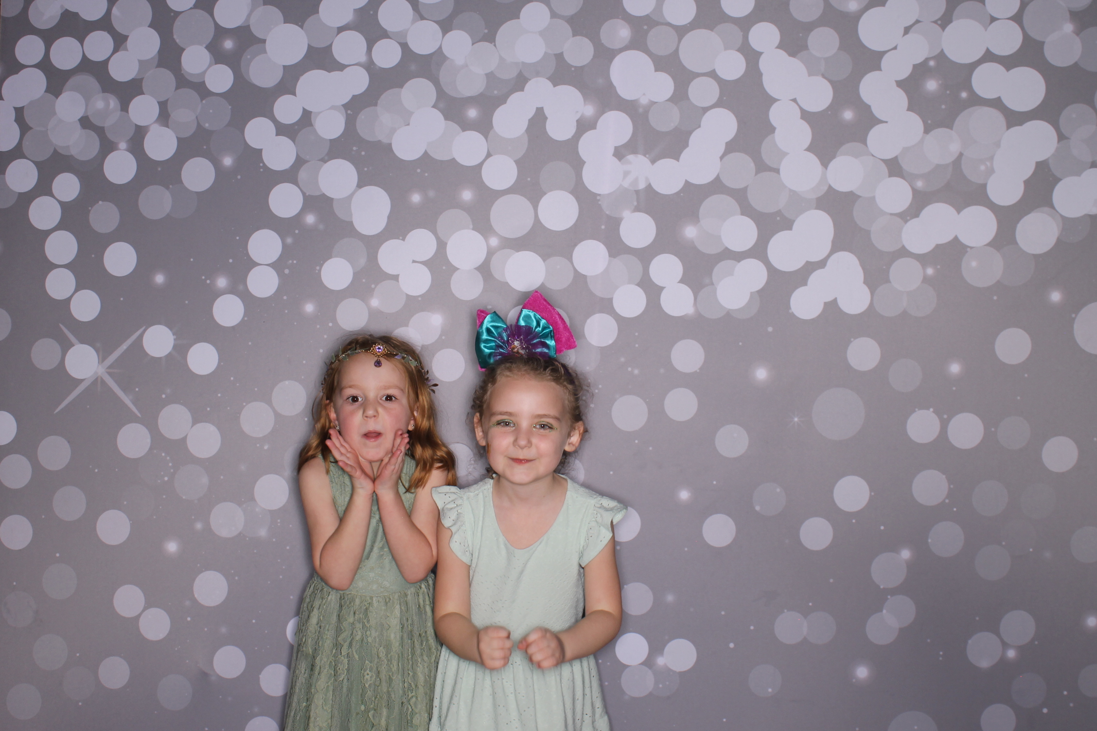 Brookwood Enchanted Father/Daughter Dance | View more photos from the event at gallery.photoboothcincy.com/u/PhotoBoothCincy/Brookwood-Enchanted-FatherDaughter-Dance