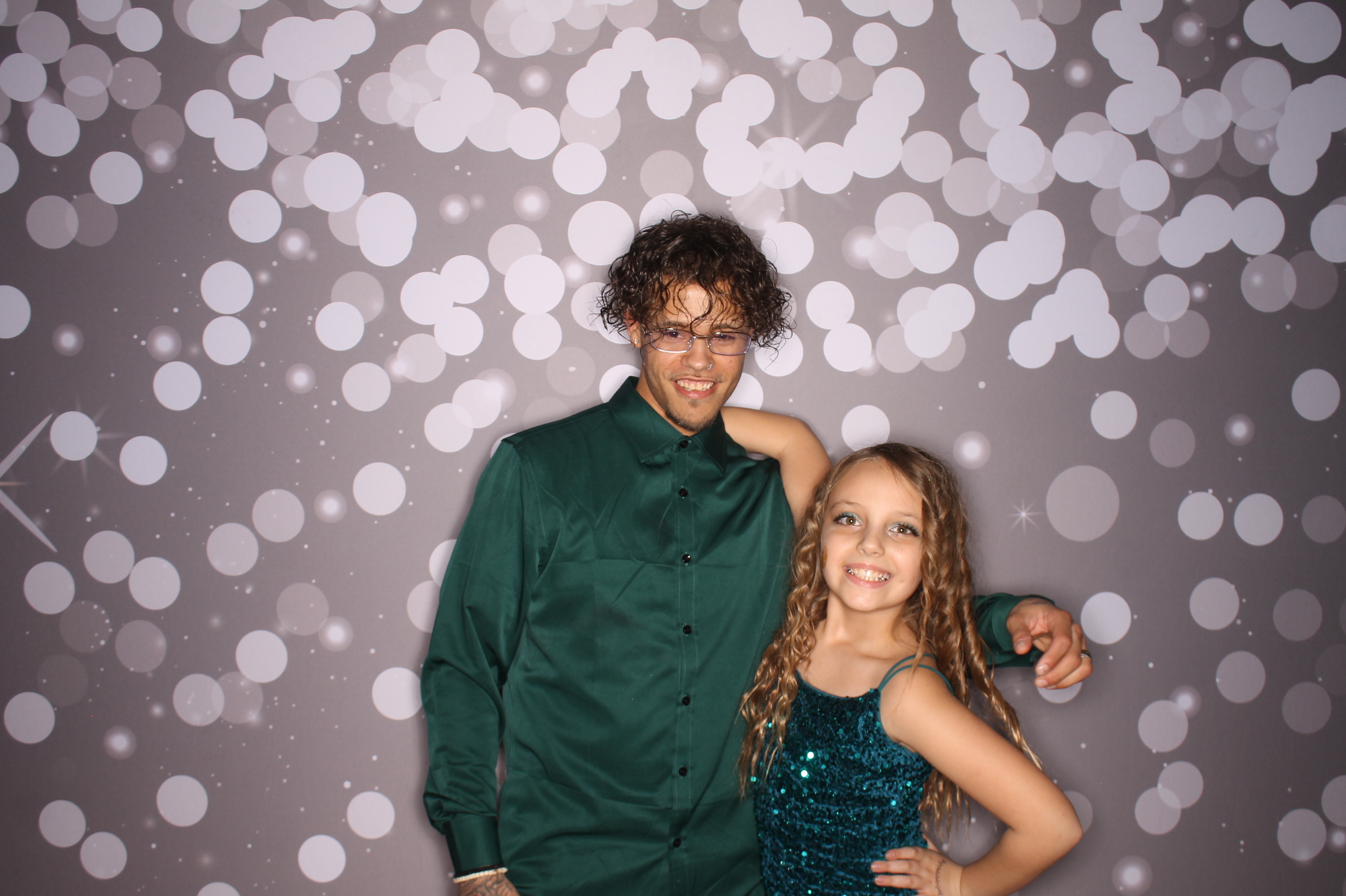 Brookwood Enchanted Father/Daughter Dance | View more photos from the event at gallery.photoboothcincy.com/u/PhotoBoothCincy/Brookwood-Enchanted-FatherDaughter-Dance
