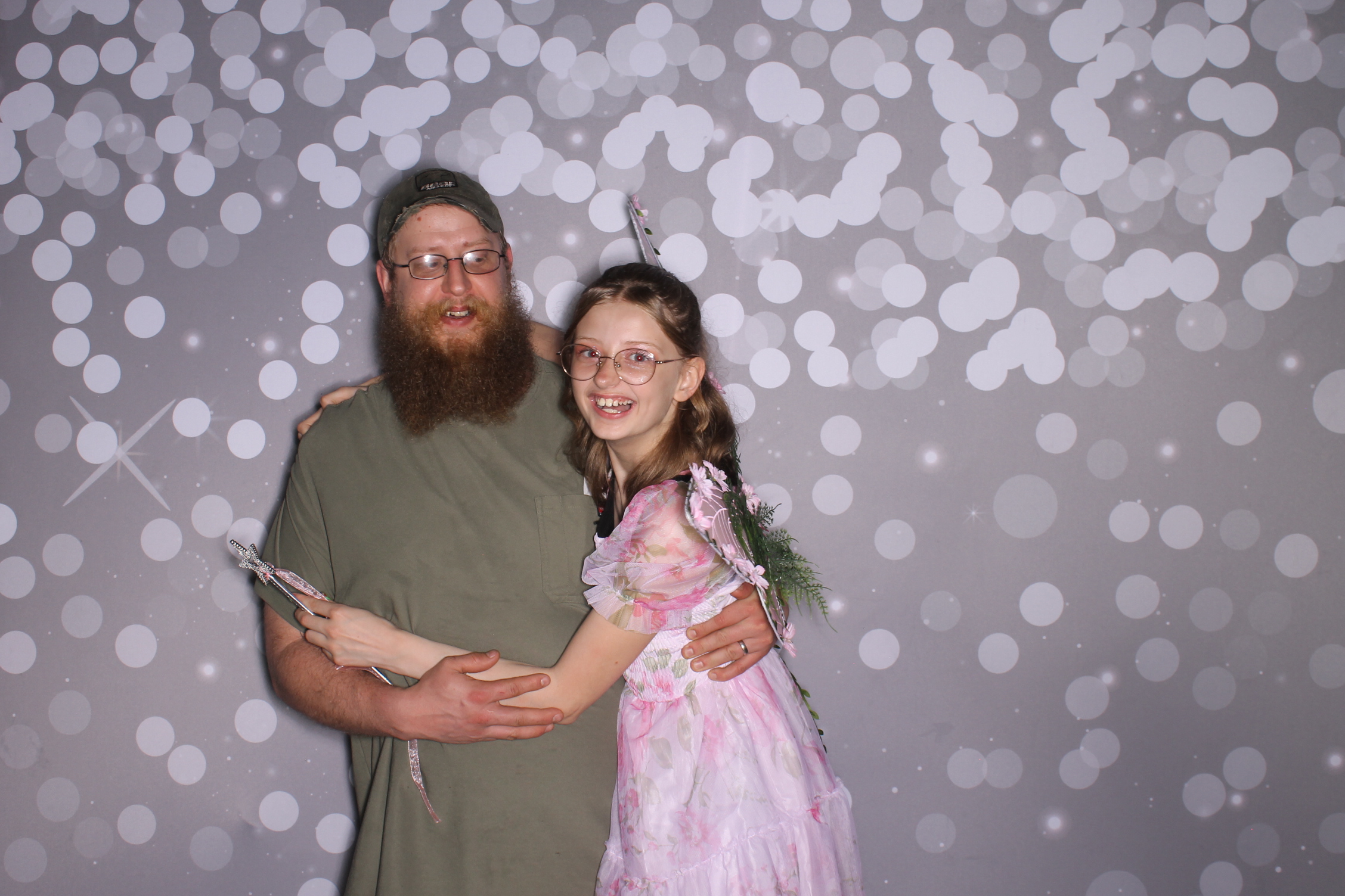 Brookwood Enchanted Father/Daughter Dance | View more photos from the event at gallery.photoboothcincy.com/u/PhotoBoothCincy/Brookwood-Enchanted-FatherDaughter-Dance