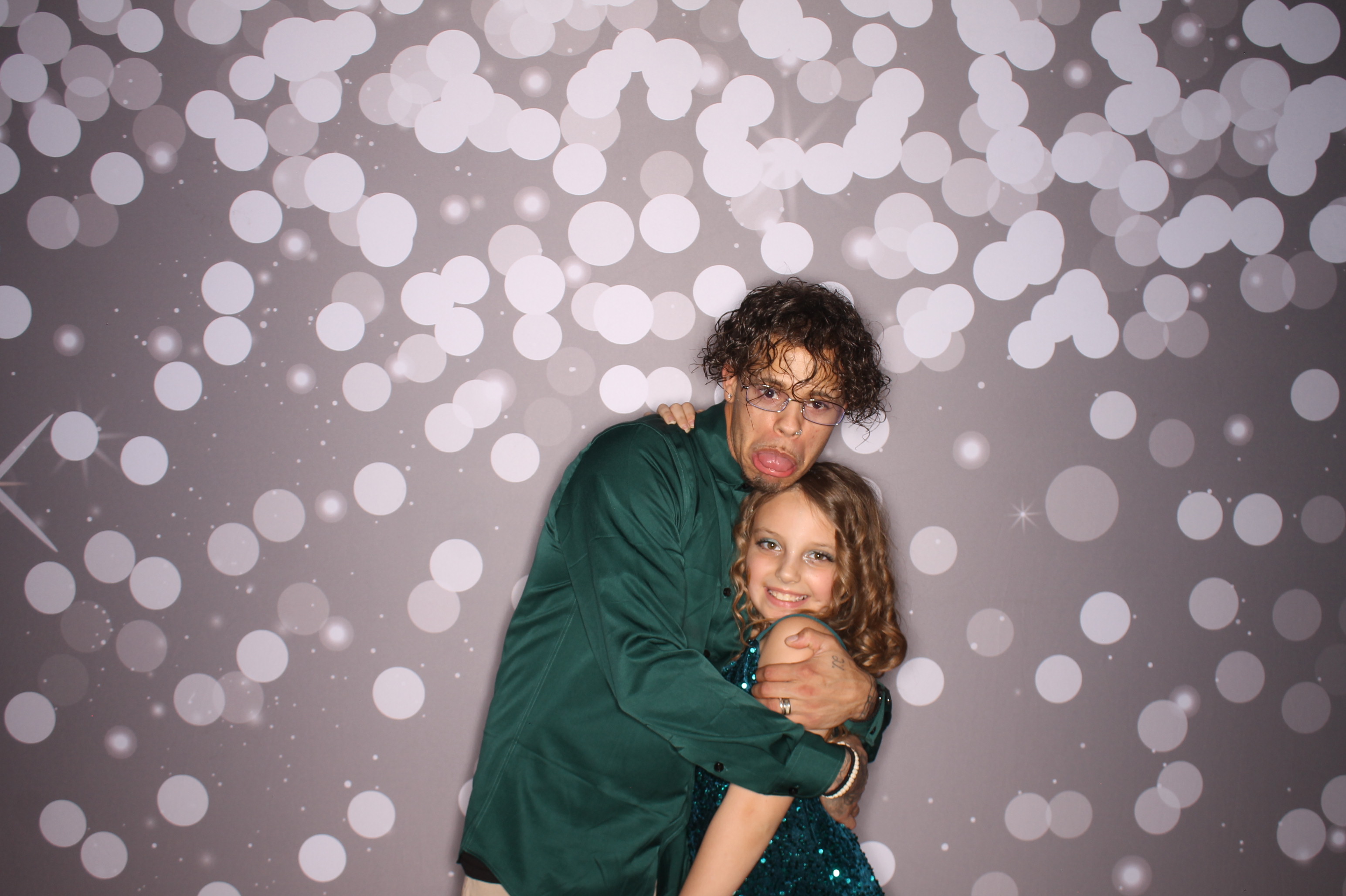 Brookwood Enchanted Father/Daughter Dance | View more photos from the event at gallery.photoboothcincy.com/u/PhotoBoothCincy/Brookwood-Enchanted-FatherDaughter-Dance