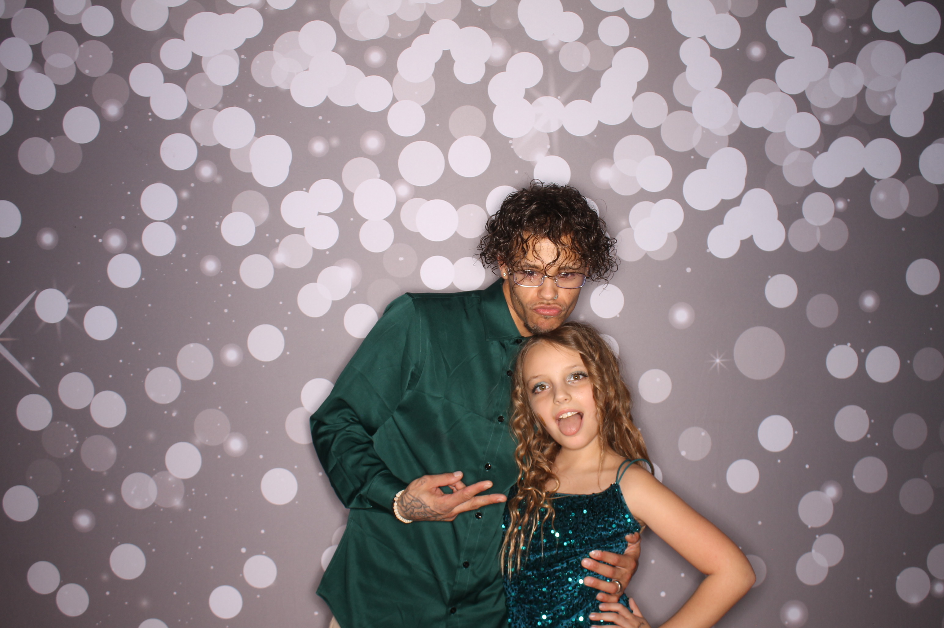 Brookwood Enchanted Father/Daughter Dance | View more photos from the event at gallery.photoboothcincy.com/u/PhotoBoothCincy/Brookwood-Enchanted-FatherDaughter-Dance