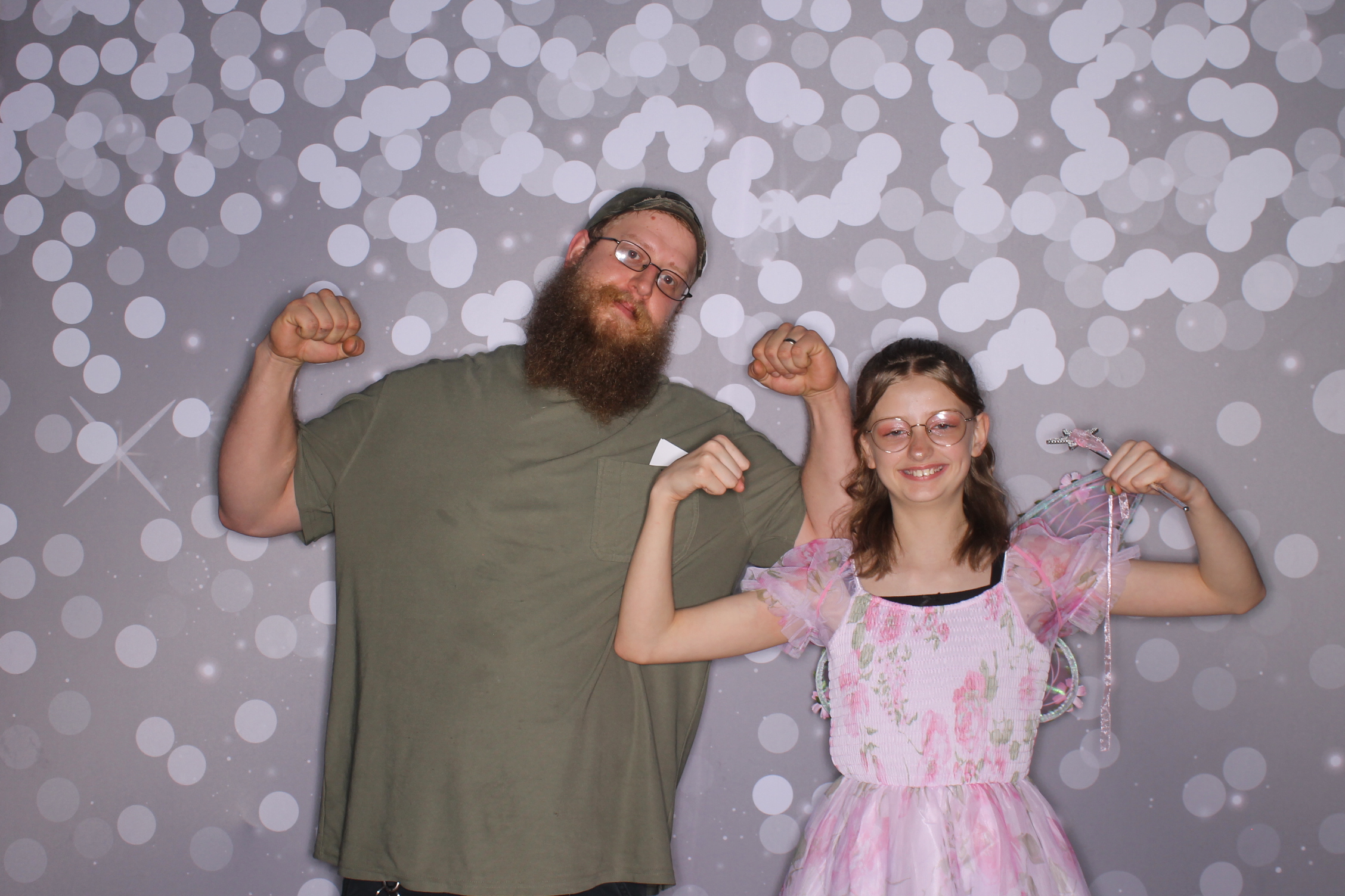 Brookwood Enchanted Father/Daughter Dance | View more photos from the event at gallery.photoboothcincy.com/u/PhotoBoothCincy/Brookwood-Enchanted-FatherDaughter-Dance