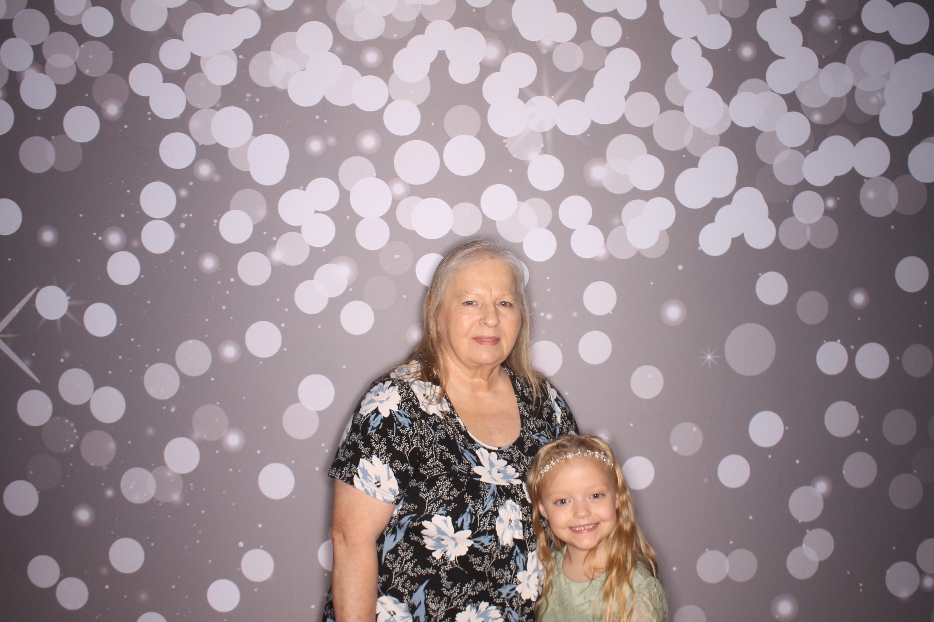 Brookwood Enchanted Father/Daughter Dance | View more photos from the event at gallery.photoboothcincy.com/u/PhotoBoothCincy/Brookwood-Enchanted-FatherDaughter-Dance