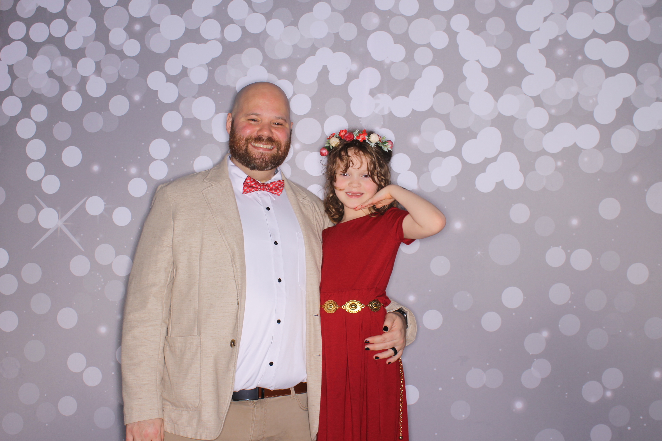 Brookwood Enchanted Father/Daughter Dance | View more photos from the event at gallery.photoboothcincy.com/u/PhotoBoothCincy/Brookwood-Enchanted-FatherDaughter-Dance