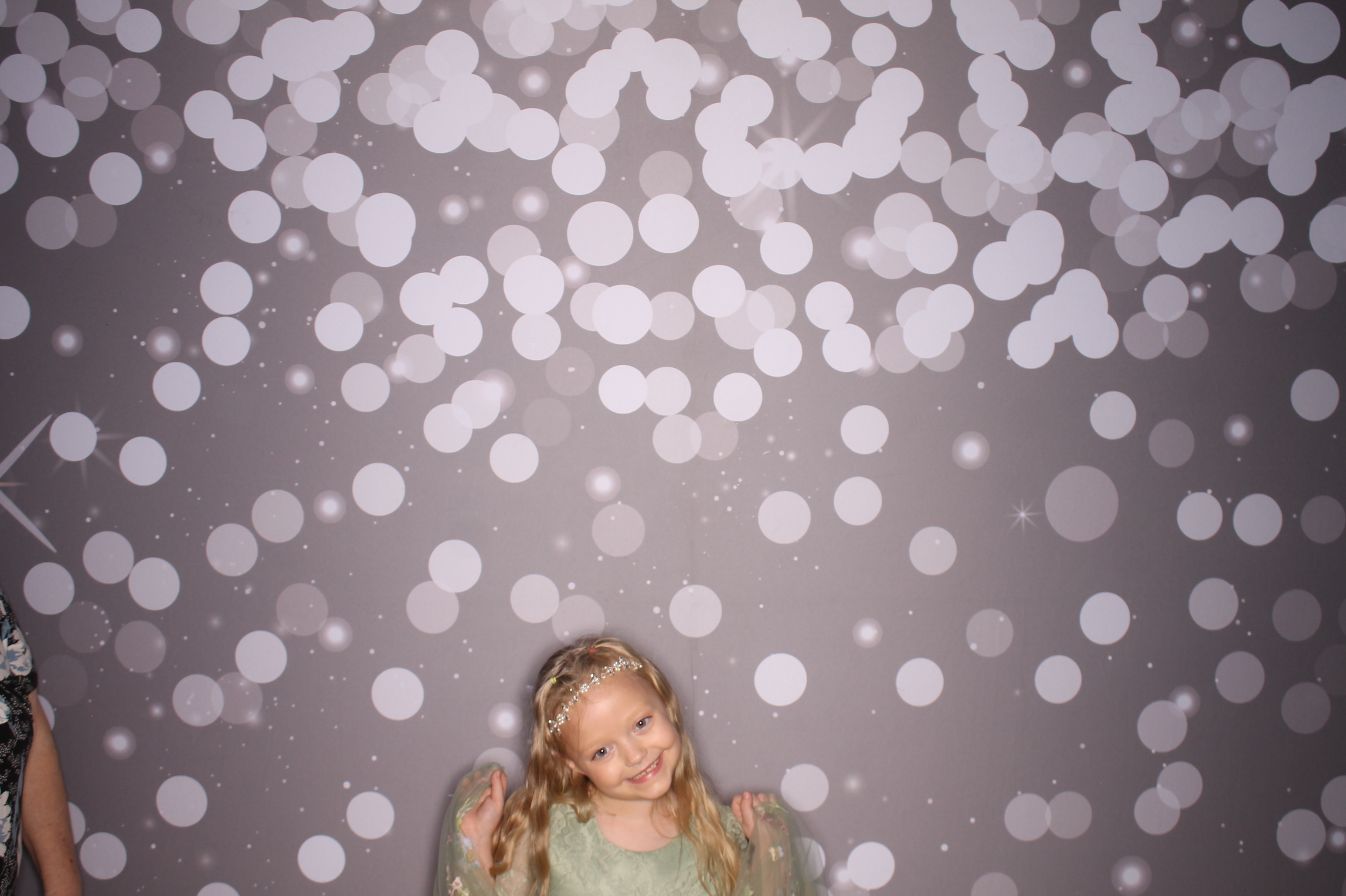 Brookwood Enchanted Father/Daughter Dance | View more photos from the event at gallery.photoboothcincy.com/u/PhotoBoothCincy/Brookwood-Enchanted-FatherDaughter-Dance