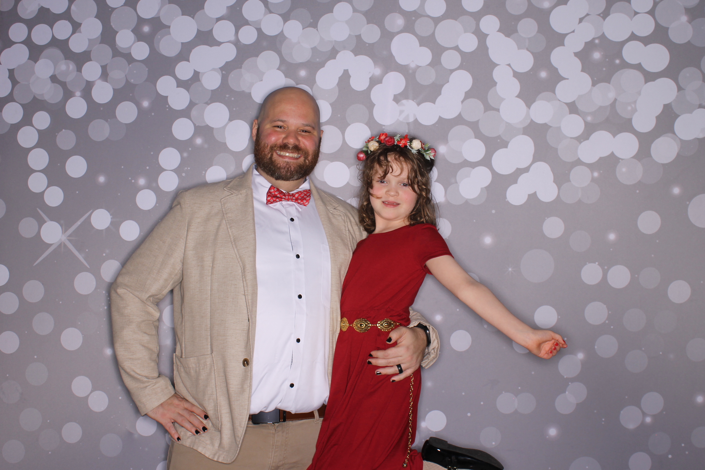 Brookwood Enchanted Father/Daughter Dance | View more photos from the event at gallery.photoboothcincy.com/u/PhotoBoothCincy/Brookwood-Enchanted-FatherDaughter-Dance