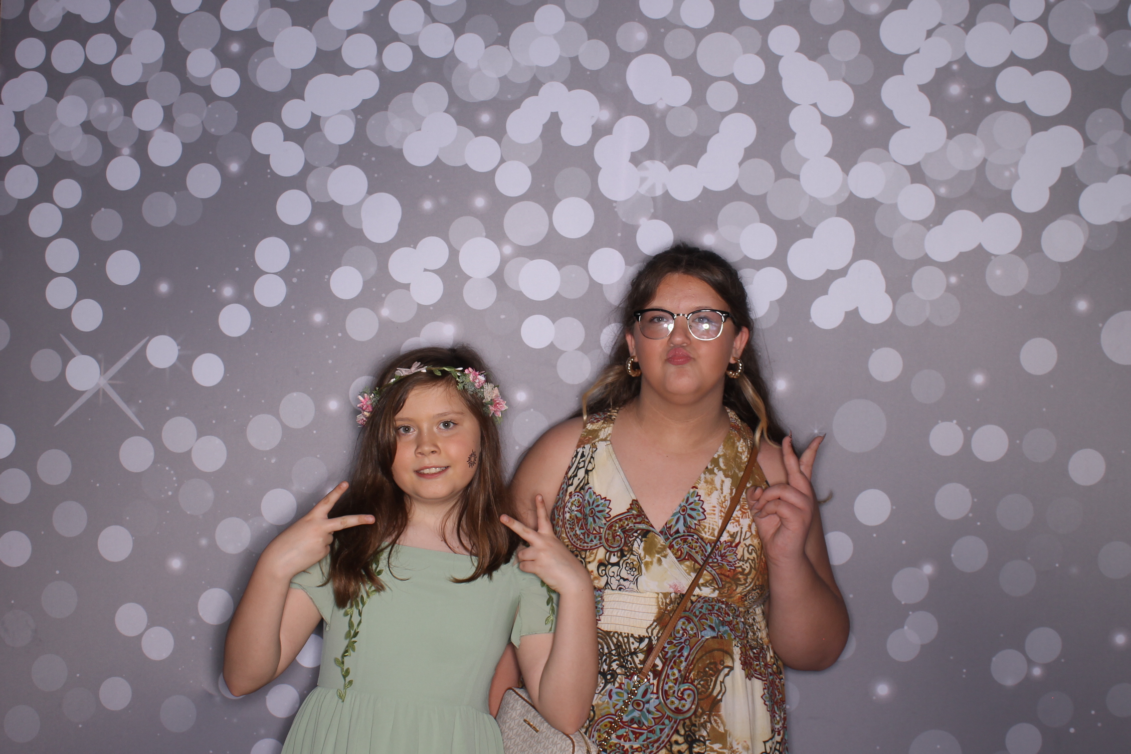 Brookwood Enchanted Father/Daughter Dance | View more photos from the event at gallery.photoboothcincy.com/u/PhotoBoothCincy/Brookwood-Enchanted-FatherDaughter-Dance
