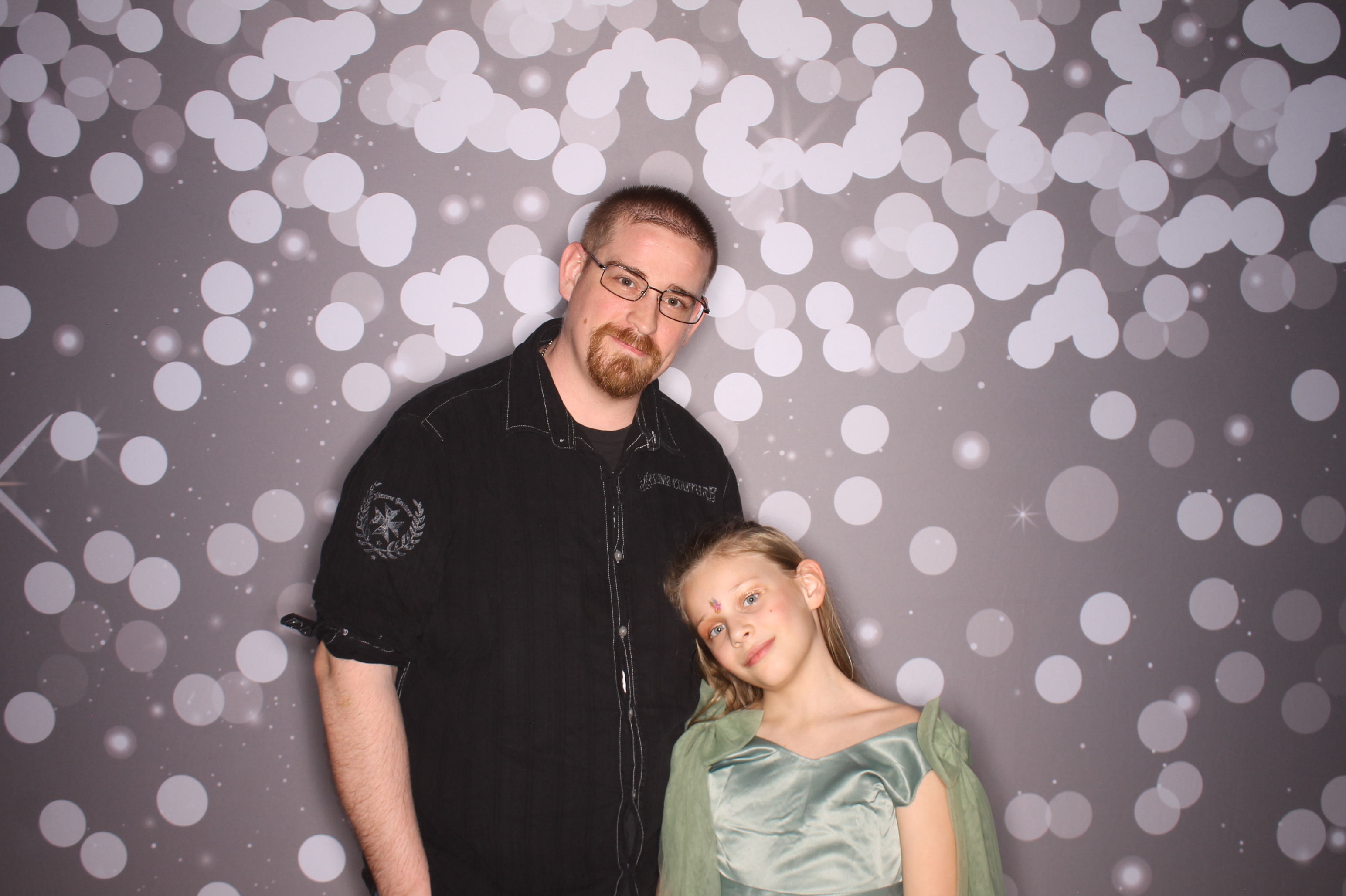 Brookwood Enchanted Father/Daughter Dance | View more photos from the event at gallery.photoboothcincy.com/u/PhotoBoothCincy/Brookwood-Enchanted-FatherDaughter-Dance