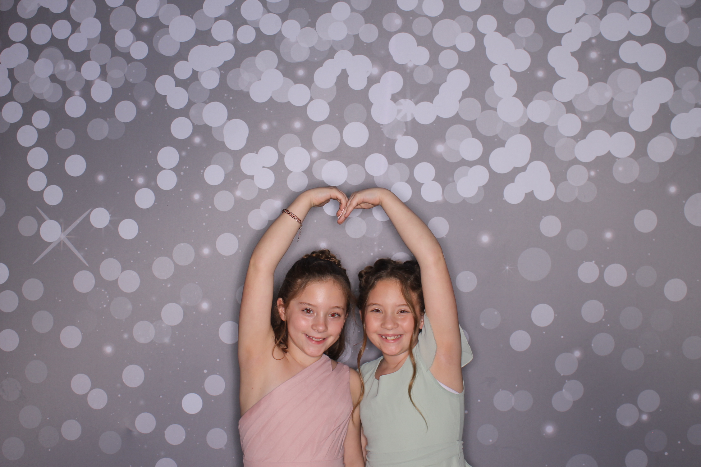 Brookwood Enchanted Father/Daughter Dance | View more photos from the event at gallery.photoboothcincy.com/u/PhotoBoothCincy/Brookwood-Enchanted-FatherDaughter-Dance