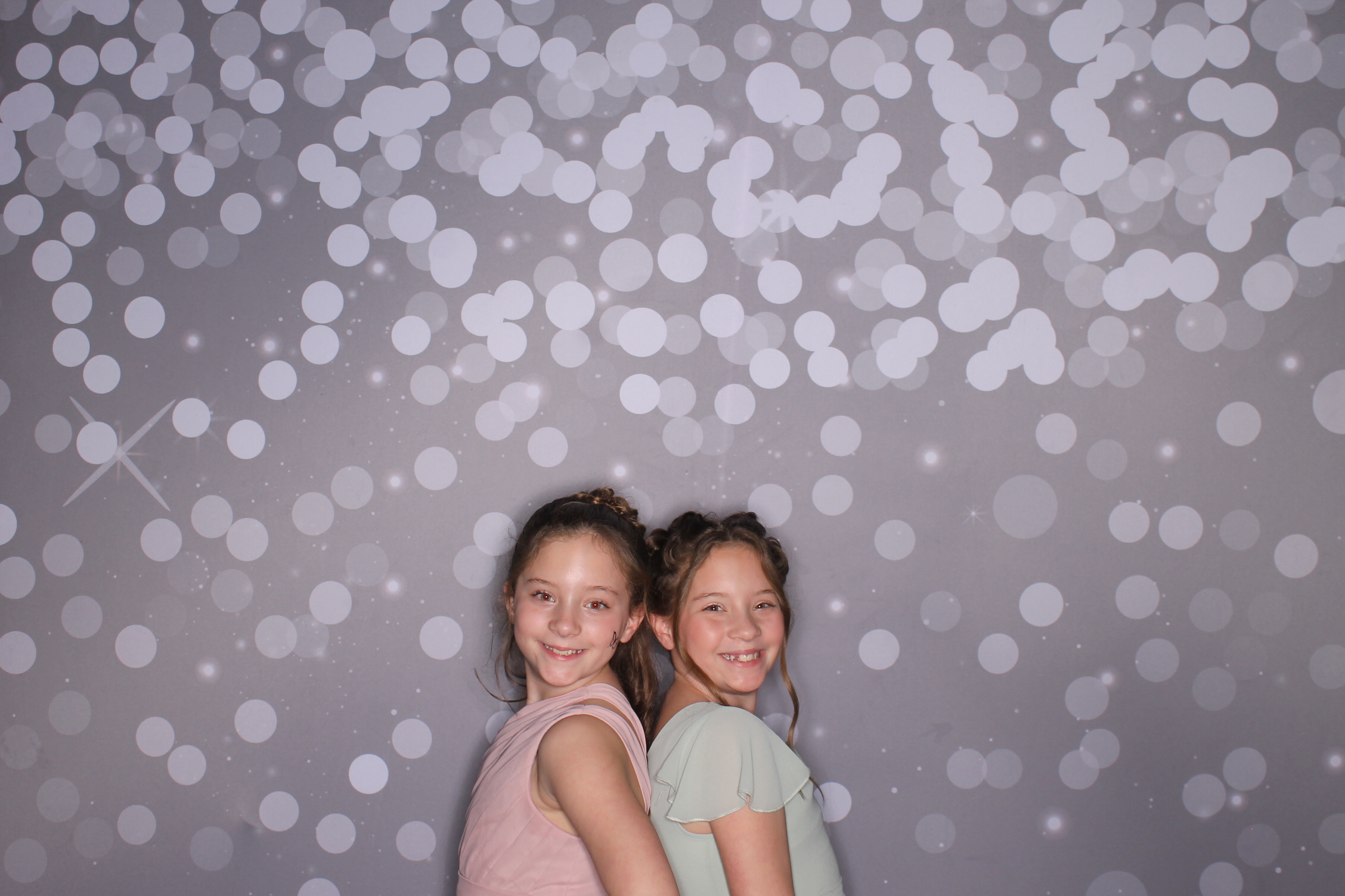 Brookwood Enchanted Father/Daughter Dance | View more photos from the event at gallery.photoboothcincy.com/u/PhotoBoothCincy/Brookwood-Enchanted-FatherDaughter-Dance