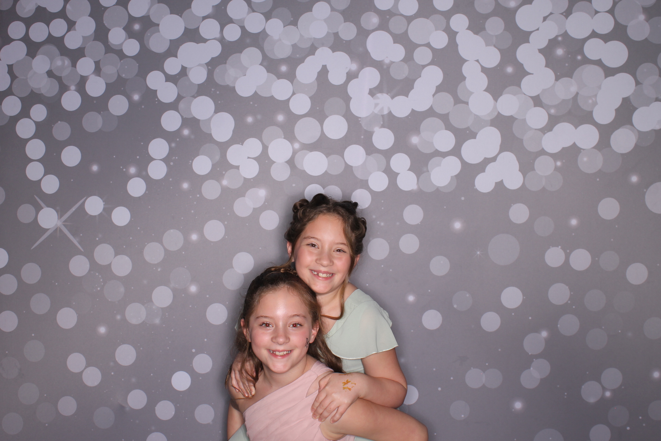 Brookwood Enchanted Father/Daughter Dance | View more photos from the event at gallery.photoboothcincy.com/u/PhotoBoothCincy/Brookwood-Enchanted-FatherDaughter-Dance