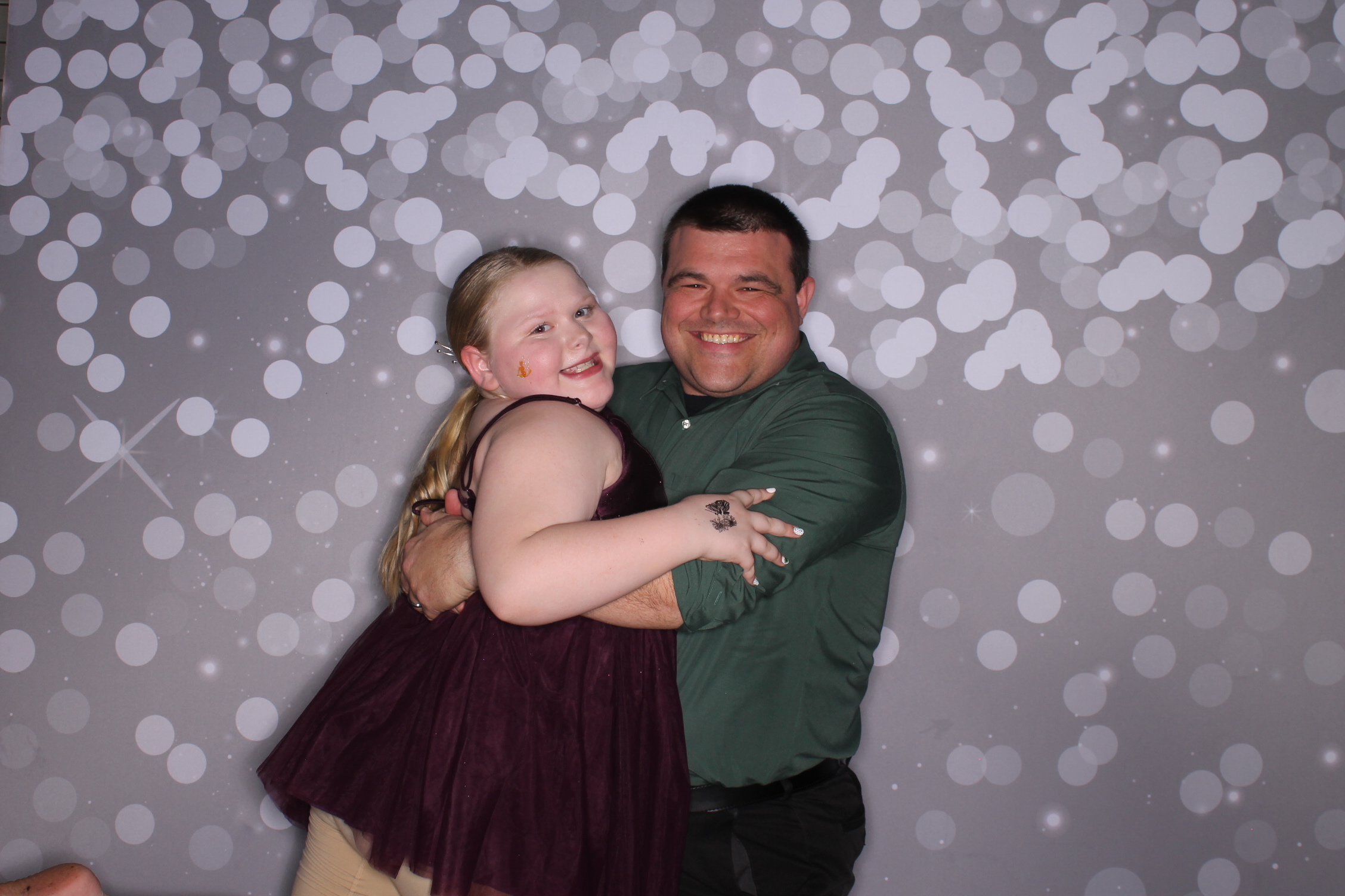 Brookwood Enchanted Father/Daughter Dance | View more photos from the event at gallery.photoboothcincy.com/u/PhotoBoothCincy/Brookwood-Enchanted-FatherDaughter-Dance