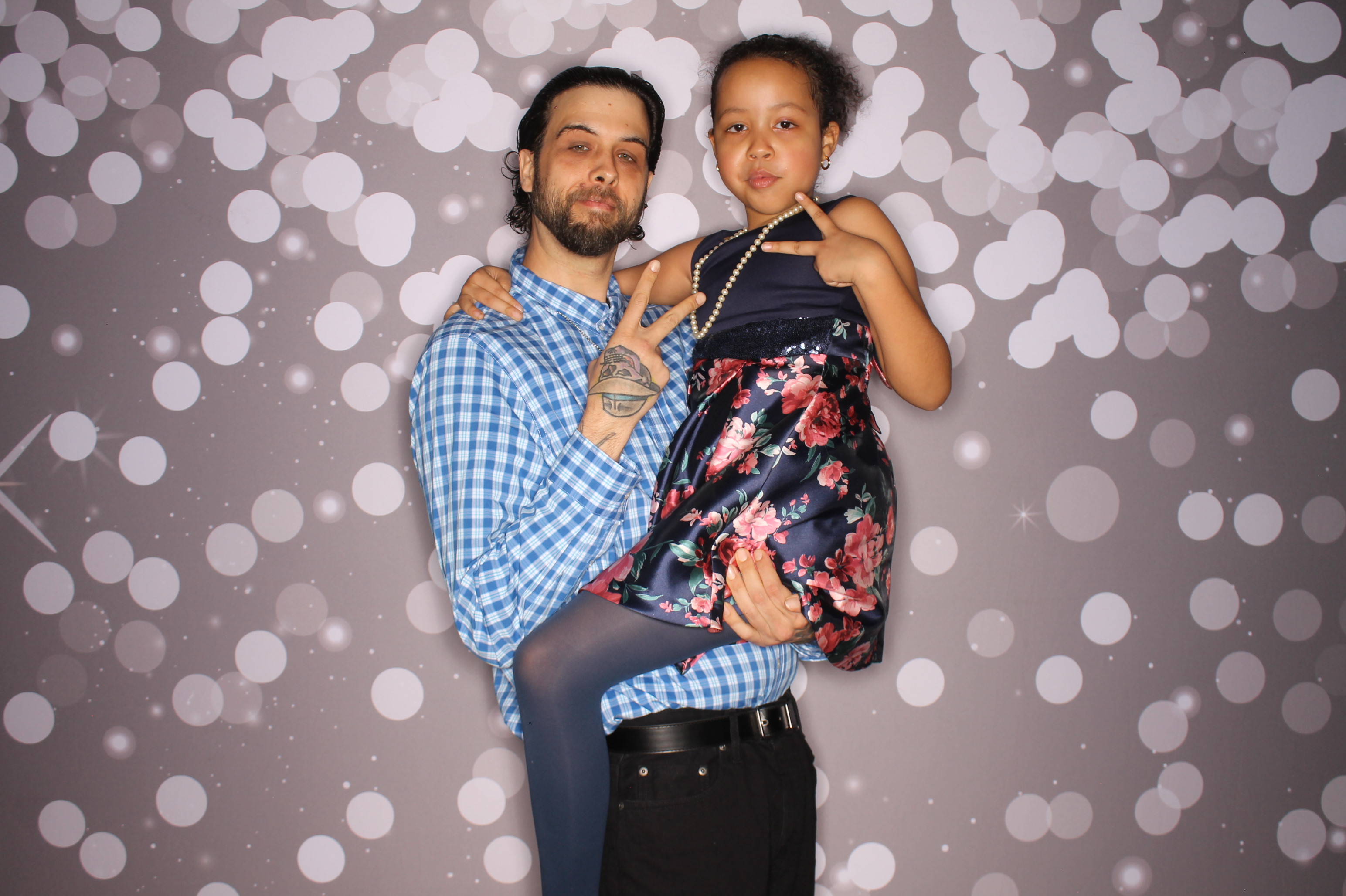 Brookwood Enchanted Father/Daughter Dance | View more photos from the event at gallery.photoboothcincy.com/u/PhotoBoothCincy/Brookwood-Enchanted-FatherDaughter-Dance