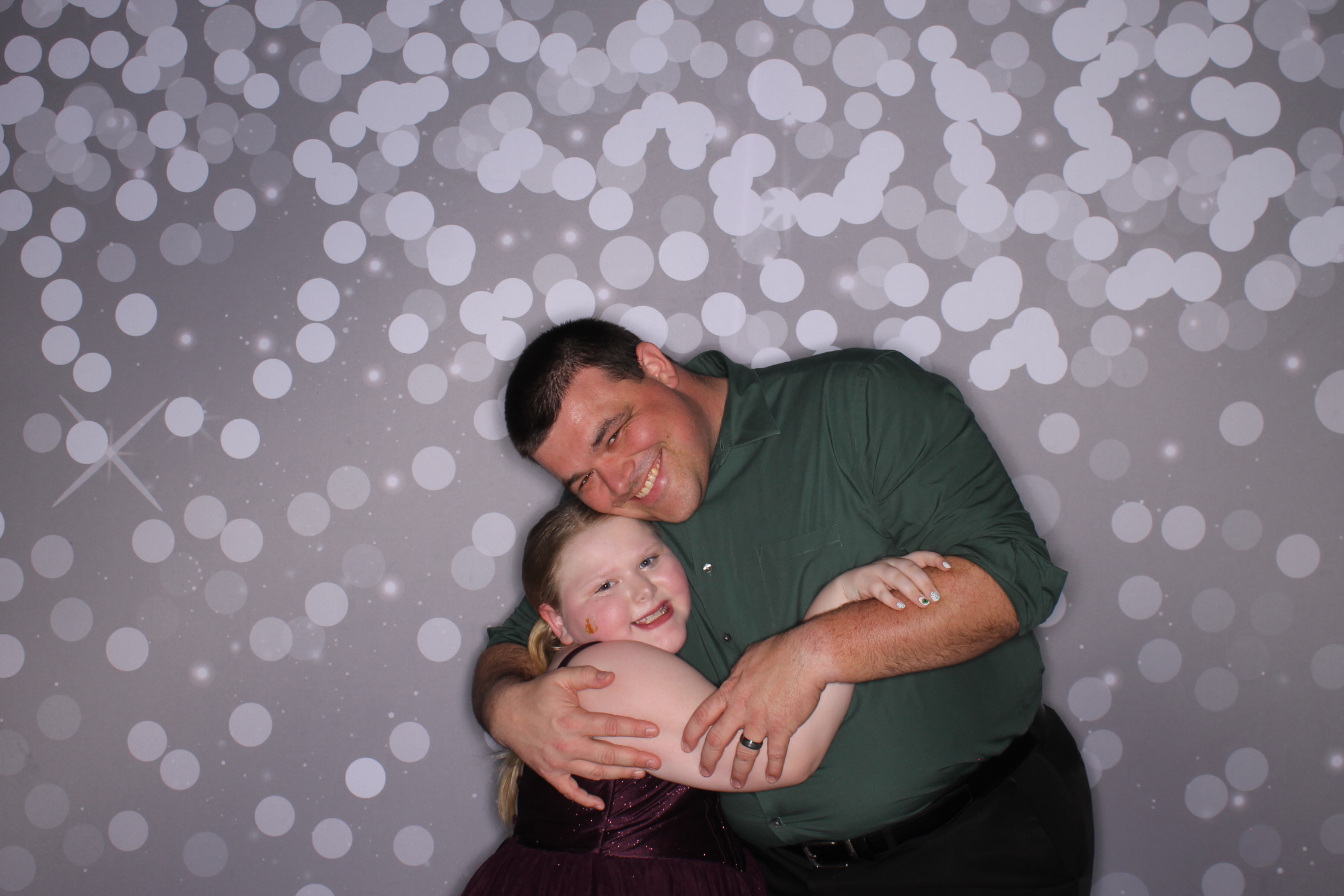Brookwood Enchanted Father/Daughter Dance | View more photos from the event at gallery.photoboothcincy.com/u/PhotoBoothCincy/Brookwood-Enchanted-FatherDaughter-Dance
