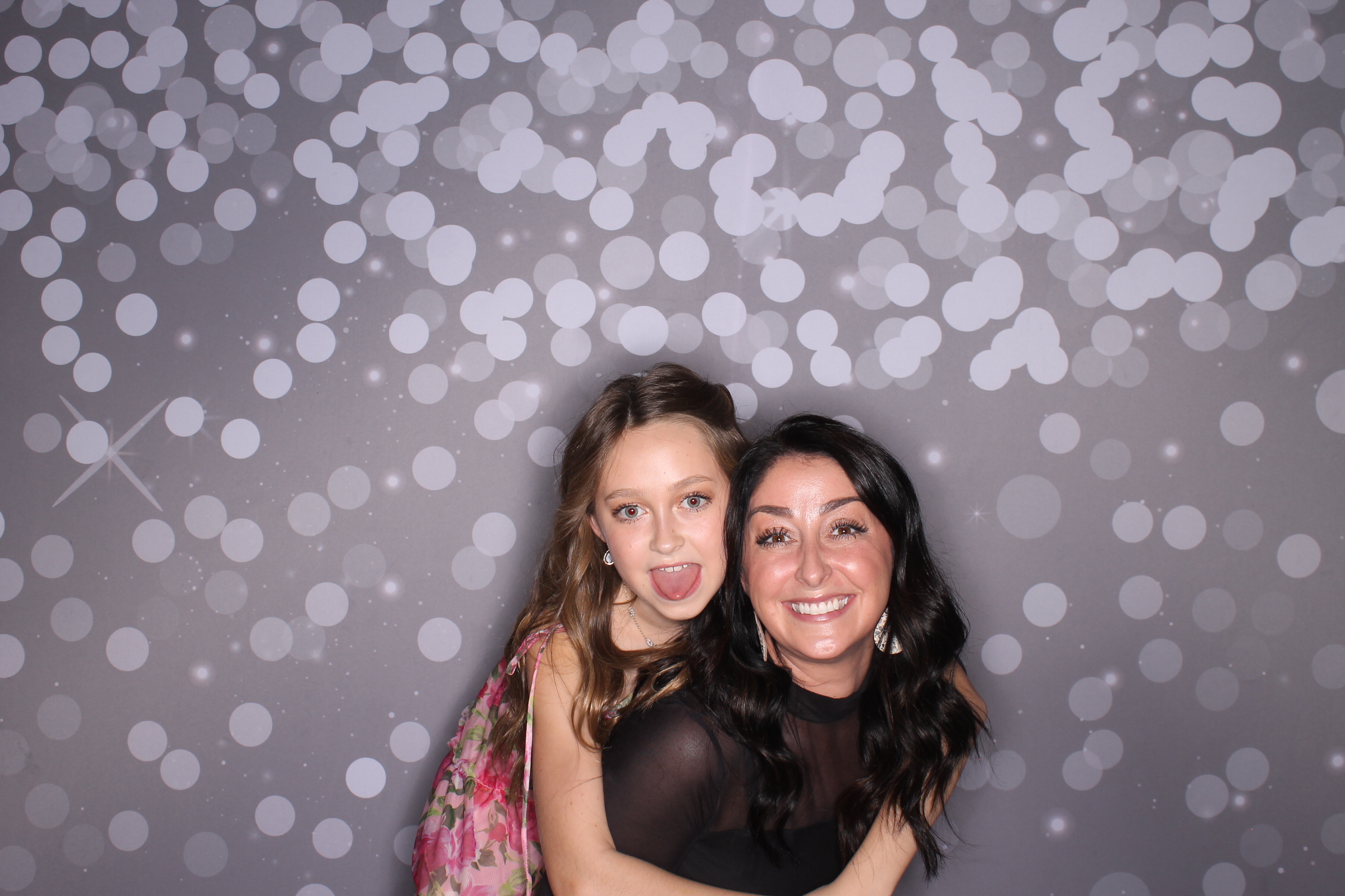 Brookwood Enchanted Father/Daughter Dance | View more photos from the event at gallery.photoboothcincy.com/u/PhotoBoothCincy/Brookwood-Enchanted-FatherDaughter-Dance