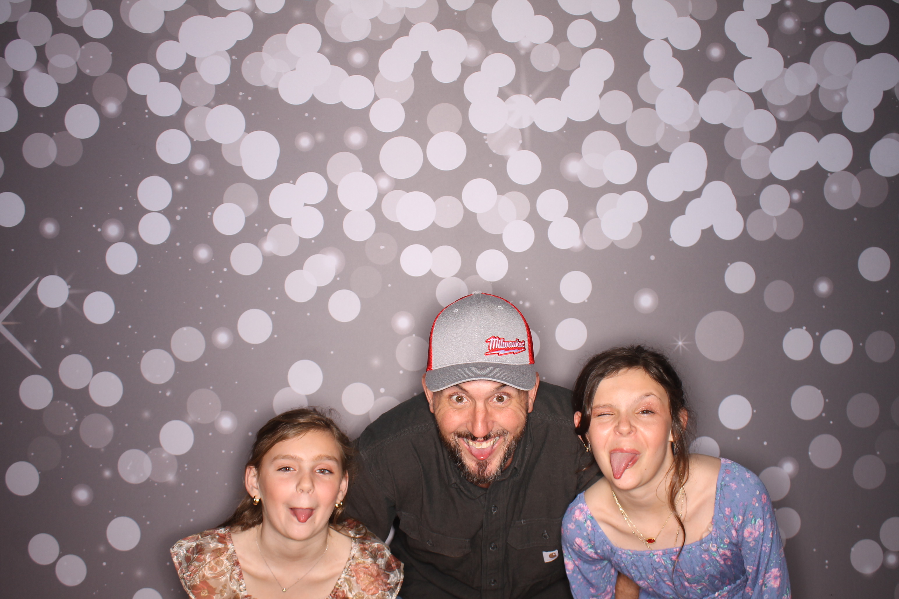 Brookwood Enchanted Father/Daughter Dance | View more photos from the event at gallery.photoboothcincy.com/u/PhotoBoothCincy/Brookwood-Enchanted-FatherDaughter-Dance