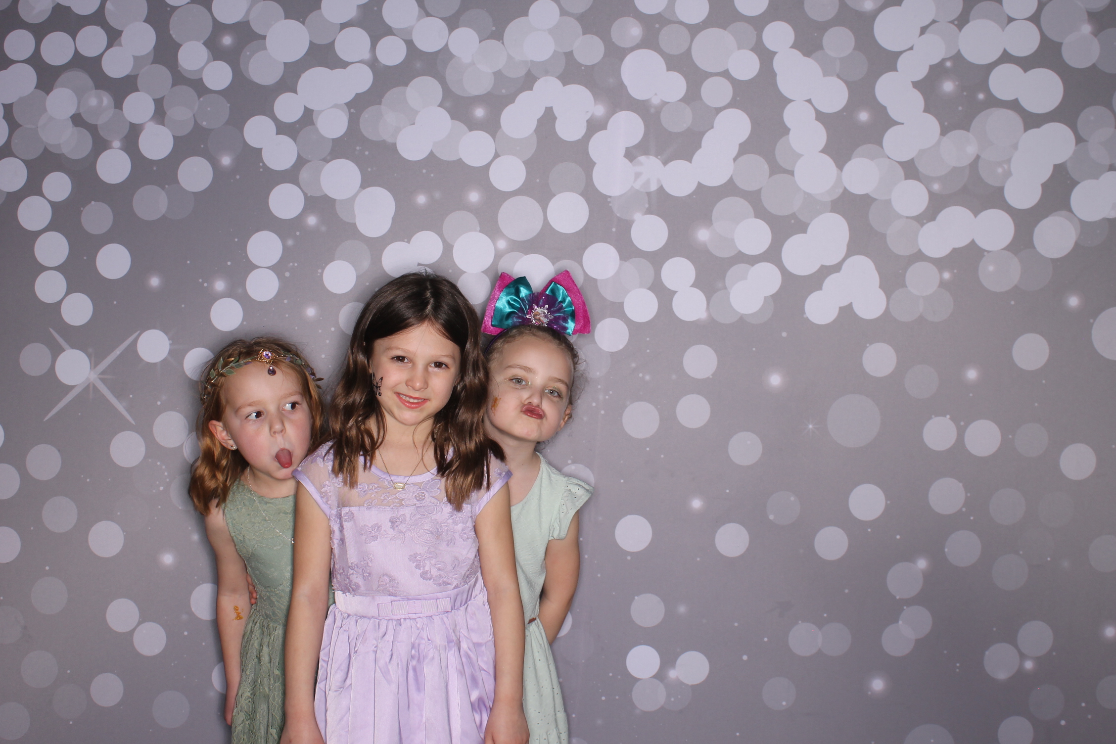 Brookwood Enchanted Father/Daughter Dance | View more photos from the event at gallery.photoboothcincy.com/u/PhotoBoothCincy/Brookwood-Enchanted-FatherDaughter-Dance