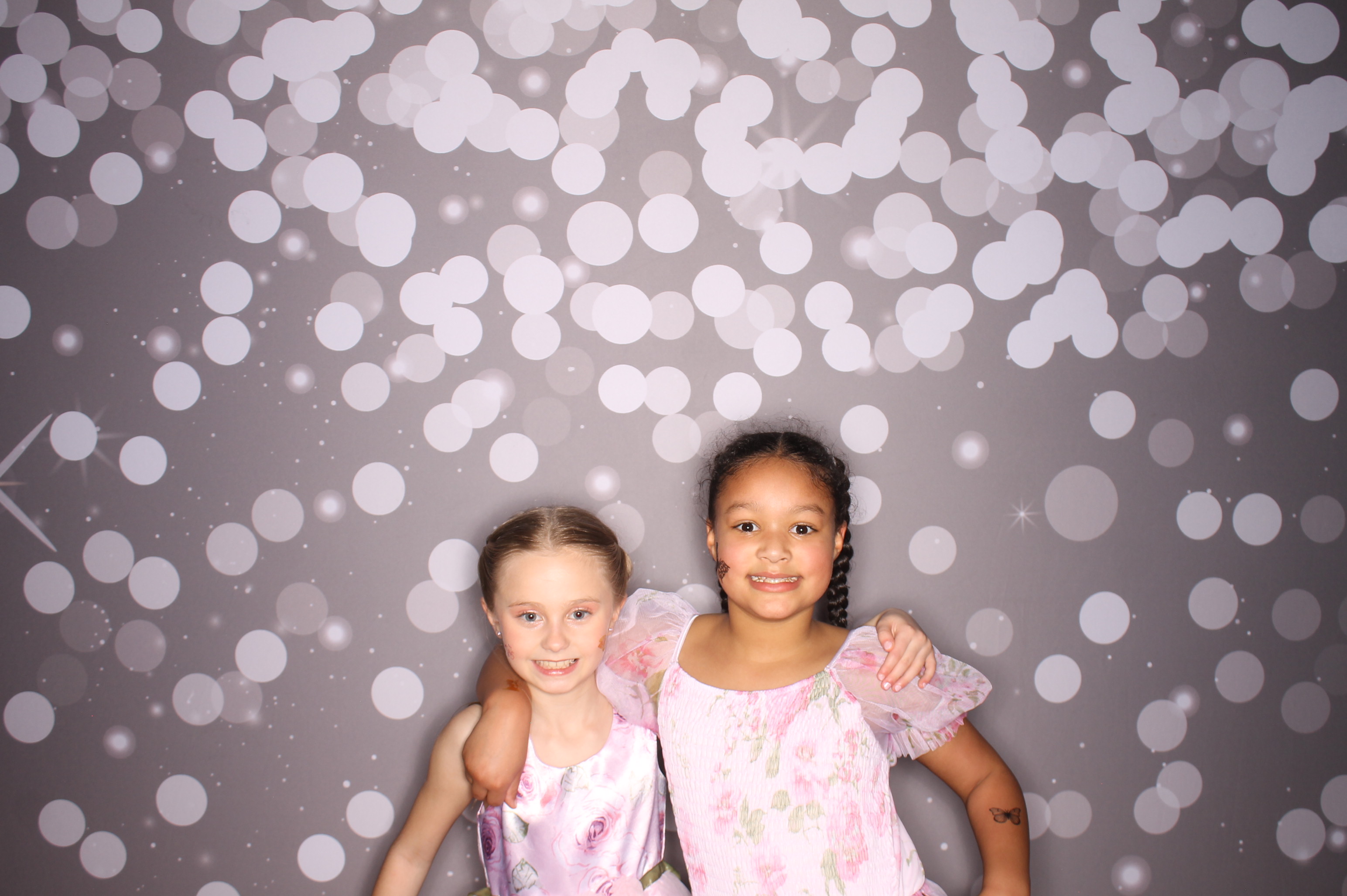 Brookwood Enchanted Father/Daughter Dance | View more photos from the event at gallery.photoboothcincy.com/u/PhotoBoothCincy/Brookwood-Enchanted-FatherDaughter-Dance
