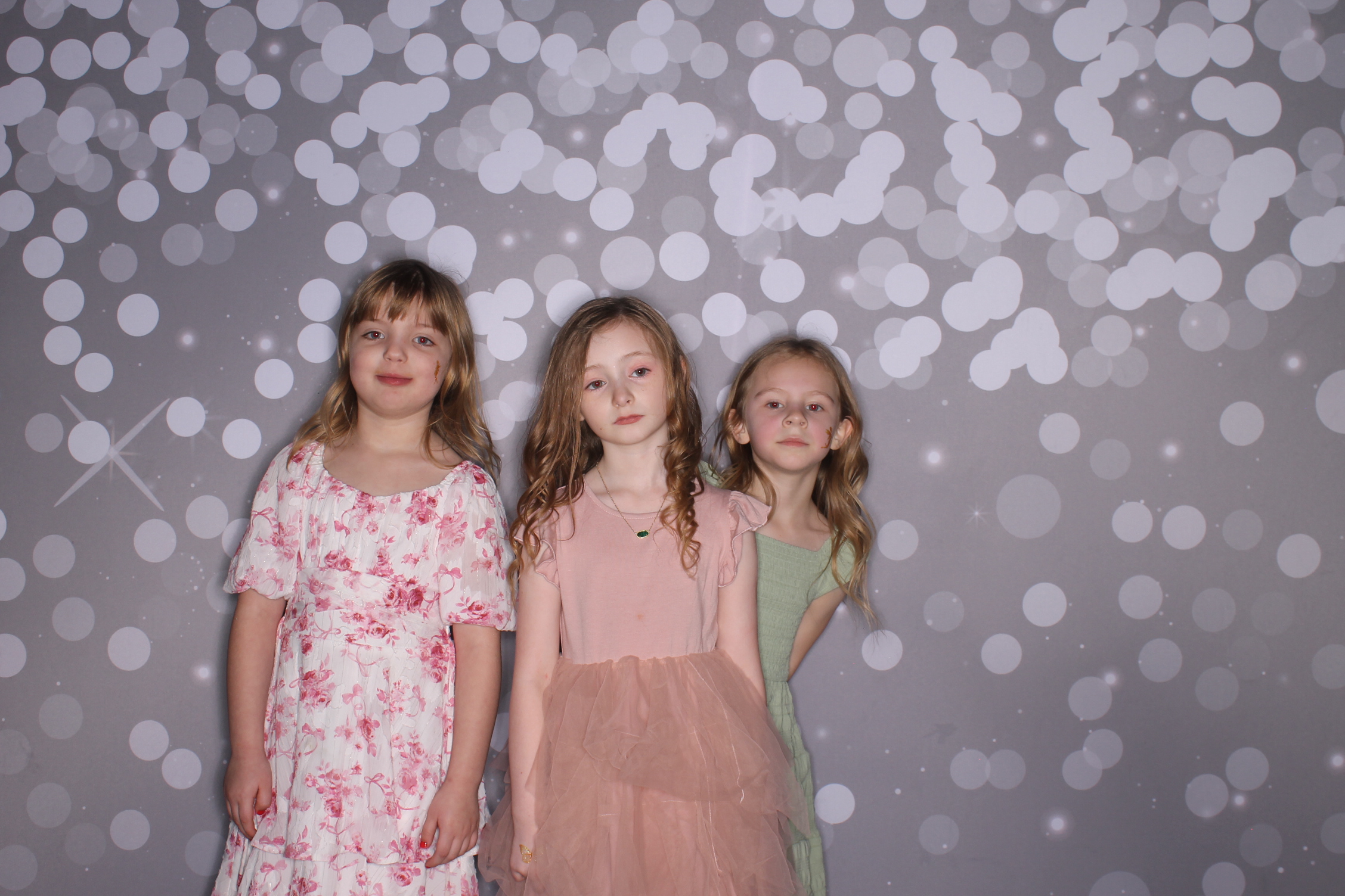 Brookwood Enchanted Father/Daughter Dance | View more photos from the event at gallery.photoboothcincy.com/u/PhotoBoothCincy/Brookwood-Enchanted-FatherDaughter-Dance