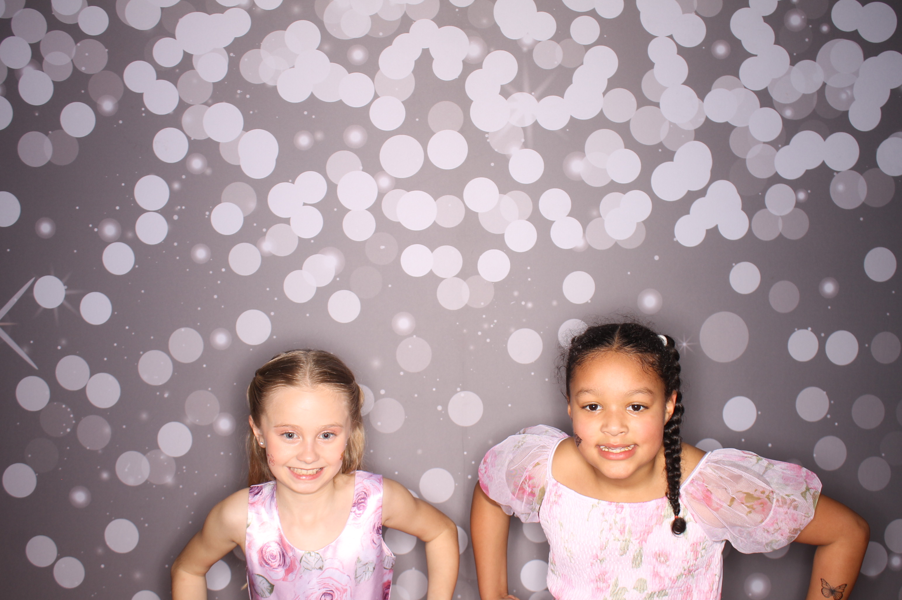 Brookwood Enchanted Father/Daughter Dance | View more photos from the event at gallery.photoboothcincy.com/u/PhotoBoothCincy/Brookwood-Enchanted-FatherDaughter-Dance