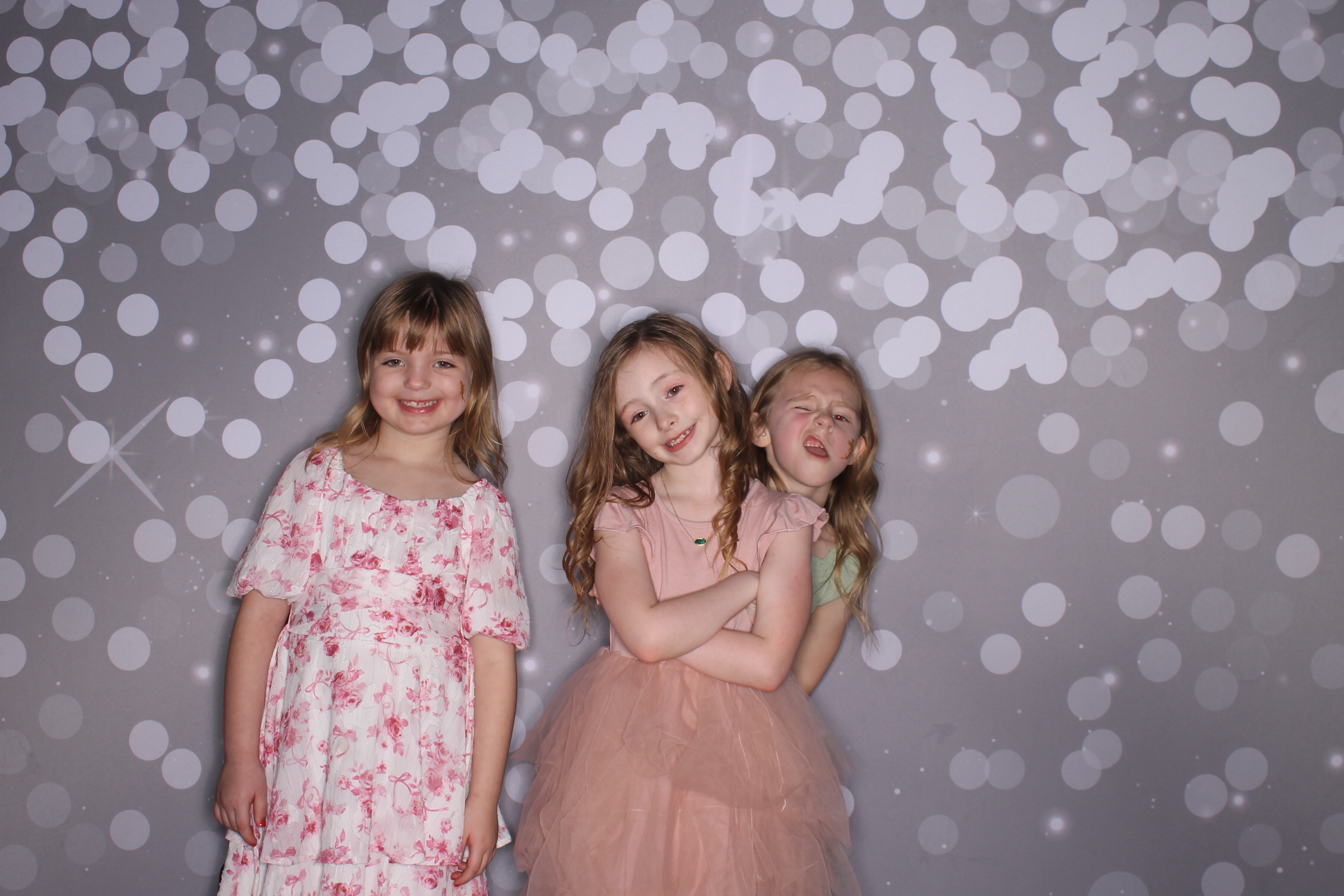 Brookwood Enchanted Father/Daughter Dance | View more photos from the event at gallery.photoboothcincy.com/u/PhotoBoothCincy/Brookwood-Enchanted-FatherDaughter-Dance